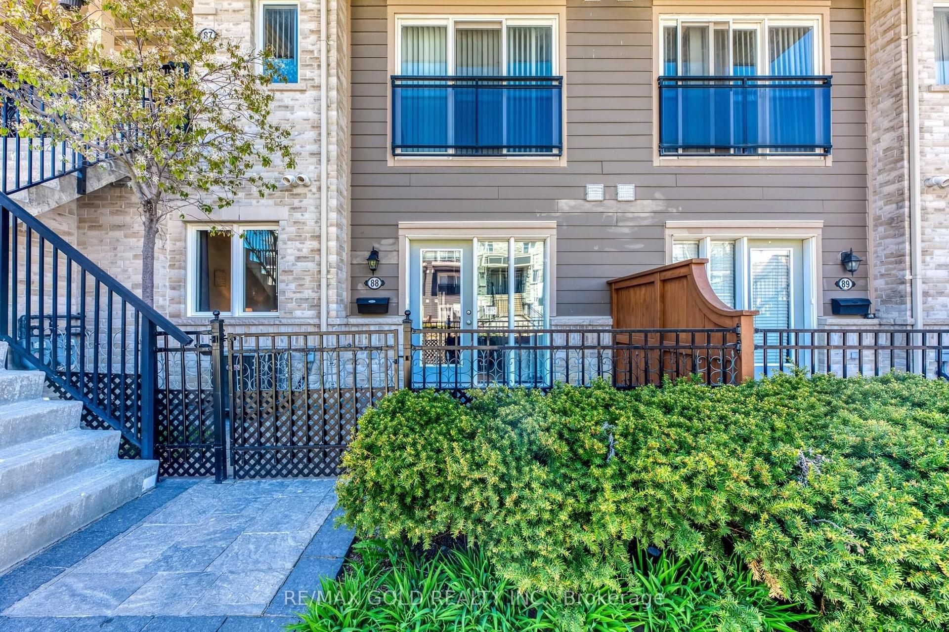 60 Fairwood Circle 88 #88 — photo 1