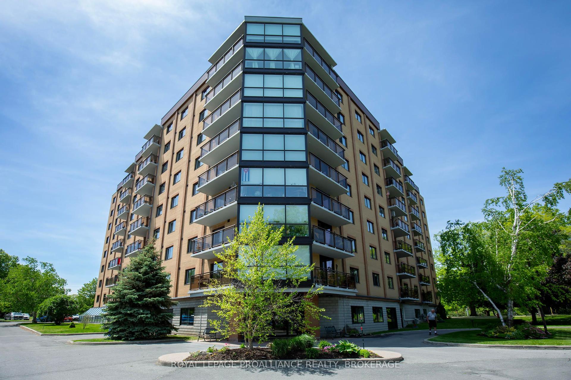 120 Barrett Court 411 #411 — photo 1