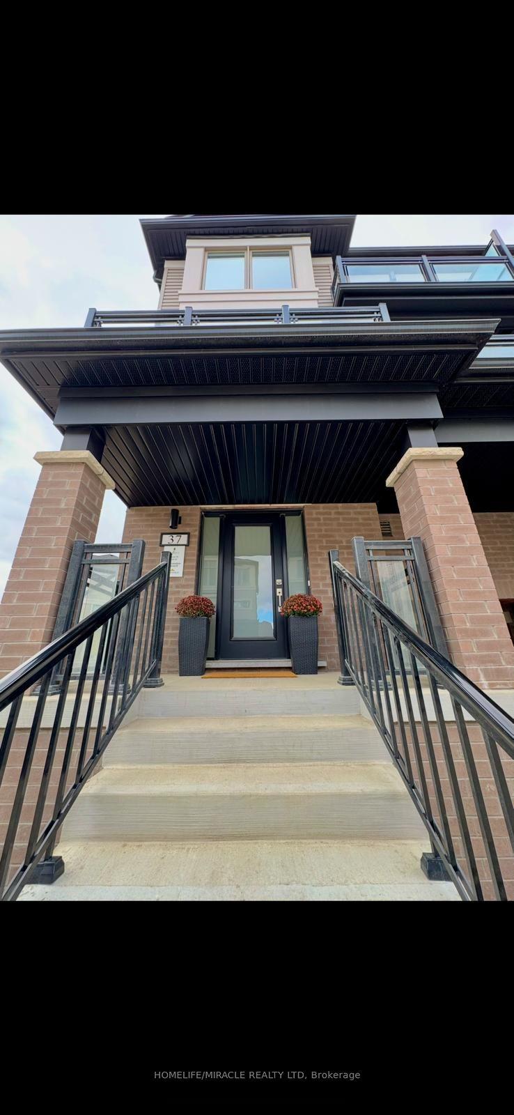 37 Brandon Crescent — photo 1