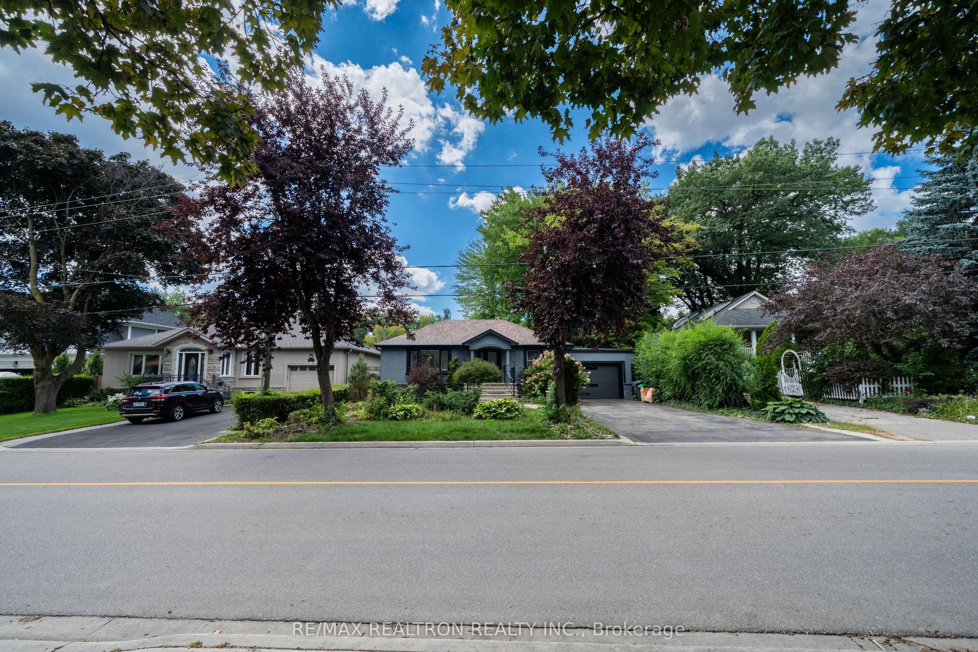 1480 Kenmuir Avenue — photo 1