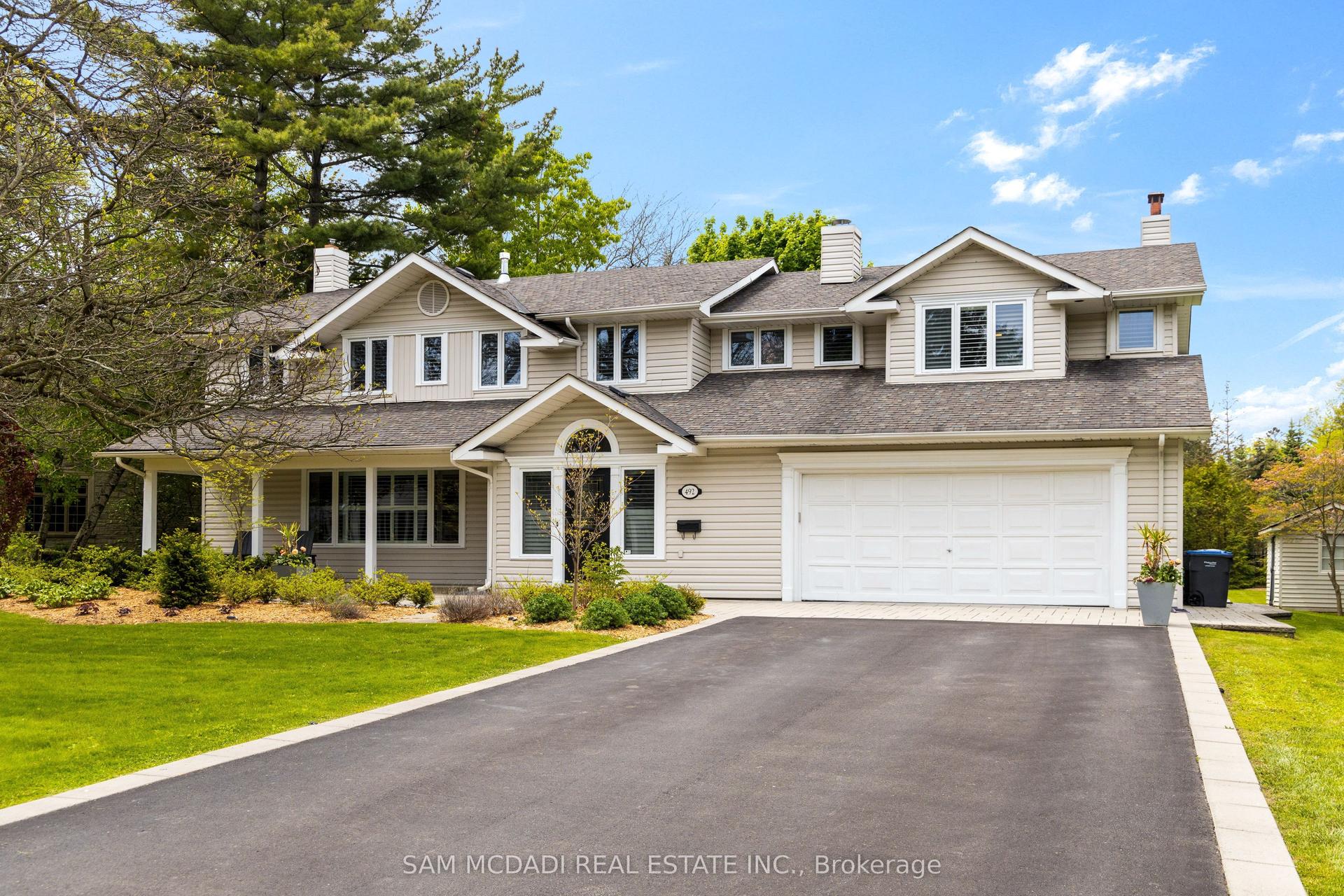 492 Country Club Crescent — photo 1