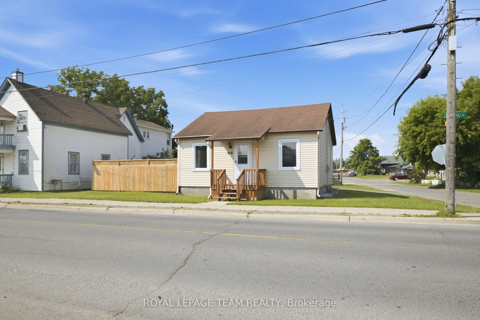 218 Rideau Street, North Grenville — Detached for sale, photo 1