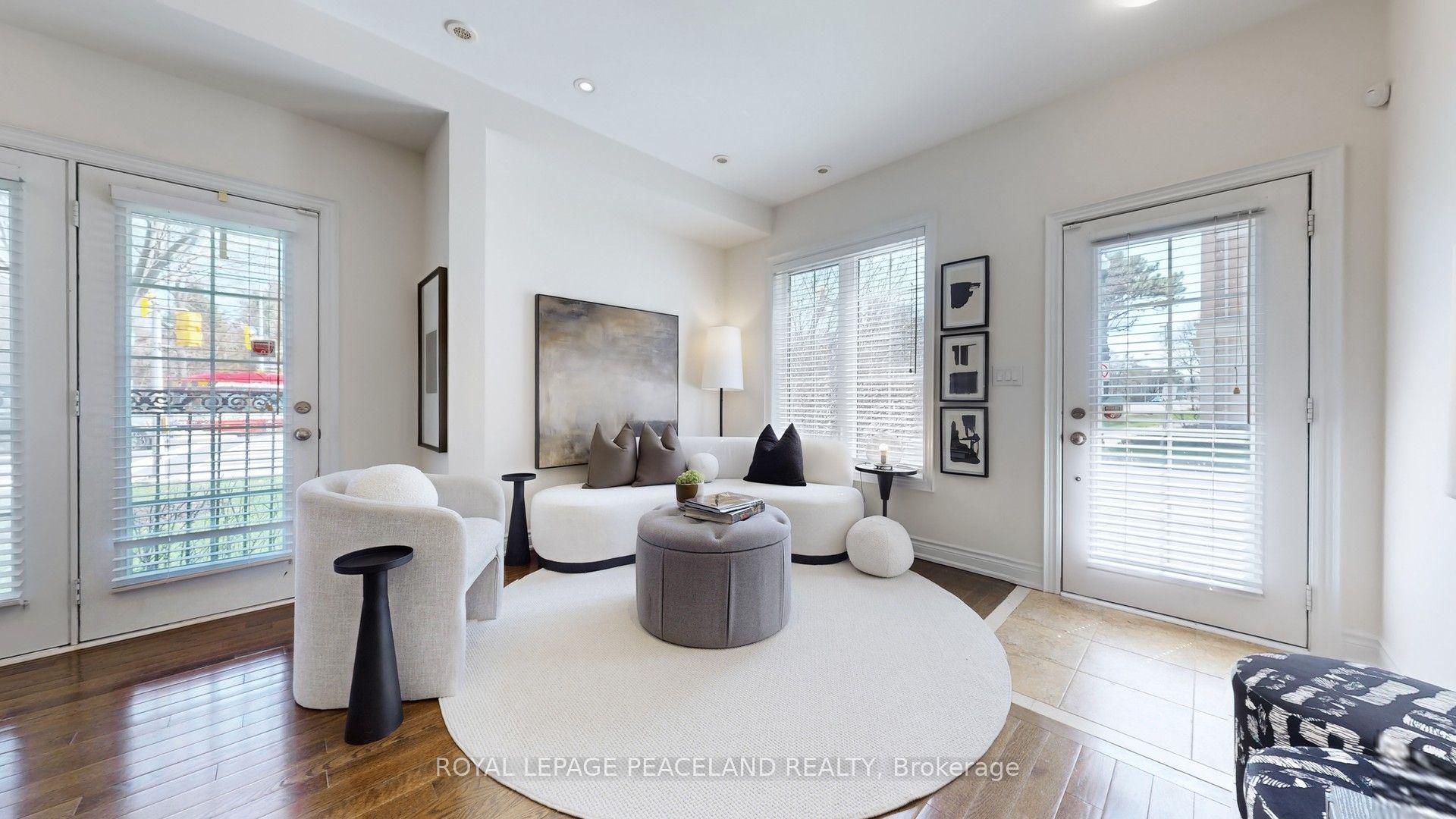 82 Hargrave Lane — photo 1