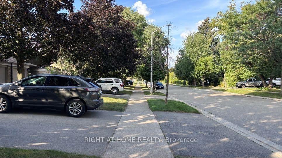 584 Forestwood Crescent, Burlington — Condo Town for lease, photo 1