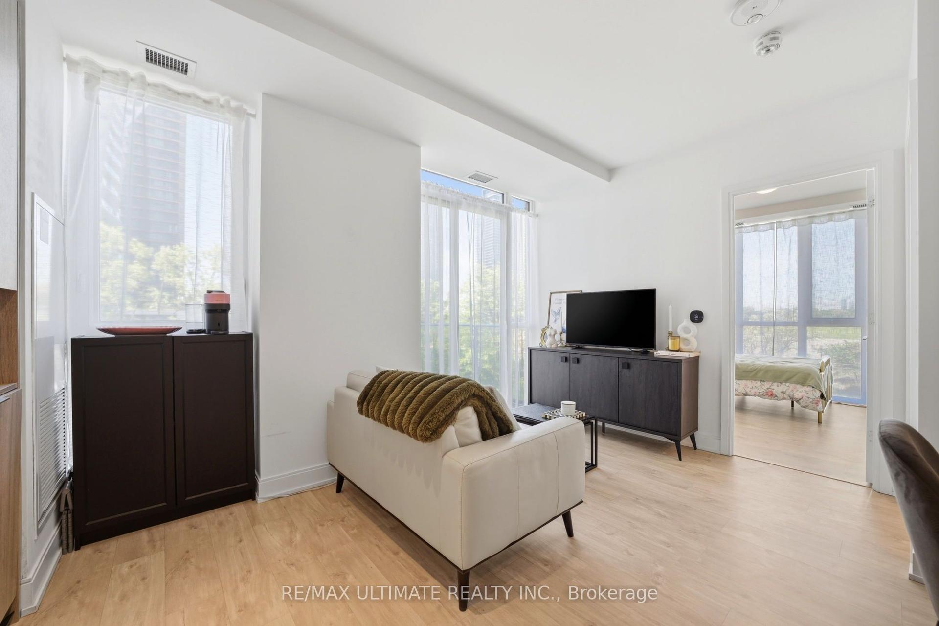 70 Annie Craig Drive 402 #402, Toronto — Condo for sale, photo 1