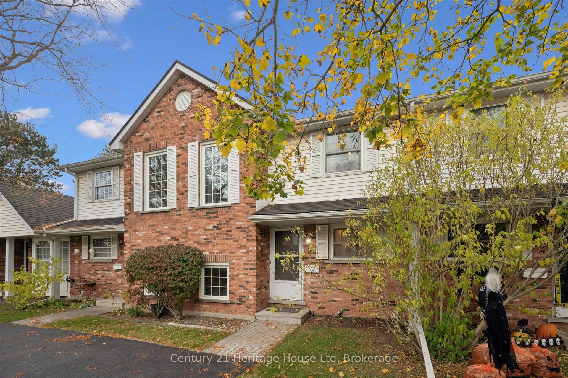 129 Victoria Road 3 #3, Guelph — Condo Town for sale, photo 1