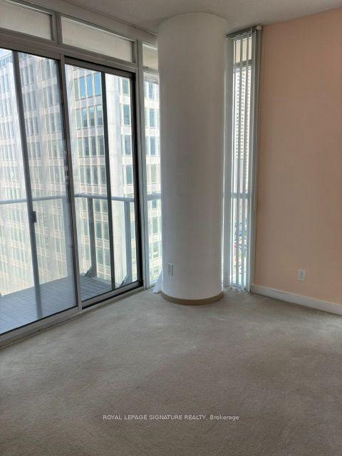 126 Simcoe Street 1307 #1307, Toronto — Condo for lease, photo 1