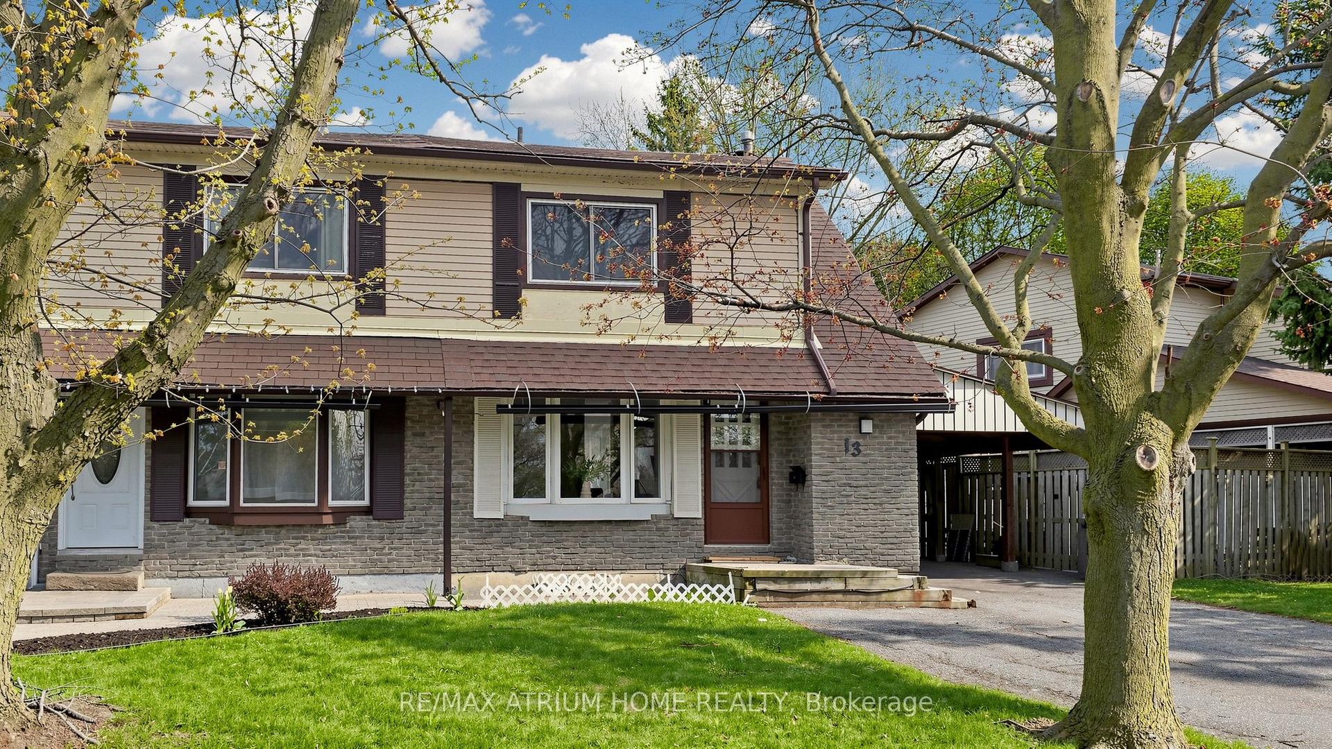 13 Applegate Crescent E — photo 1