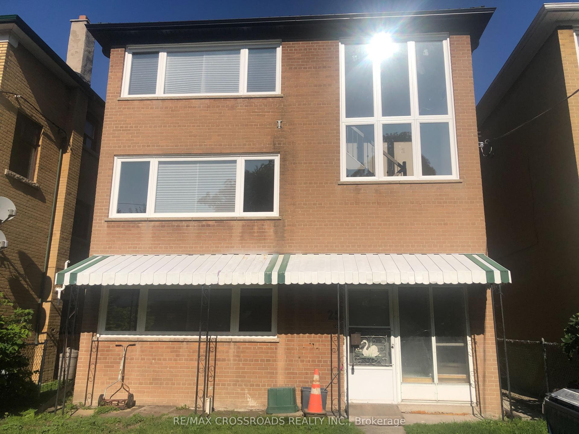 25 Glenside Avenue 2 #2 — photo 1