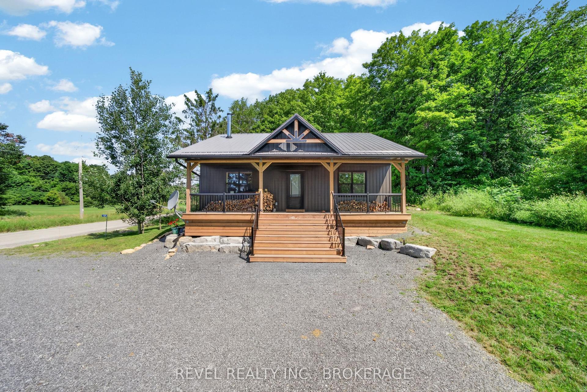 106 Long Point Road, Leeds and the Thousand Islands — Detached for sale, photo 1