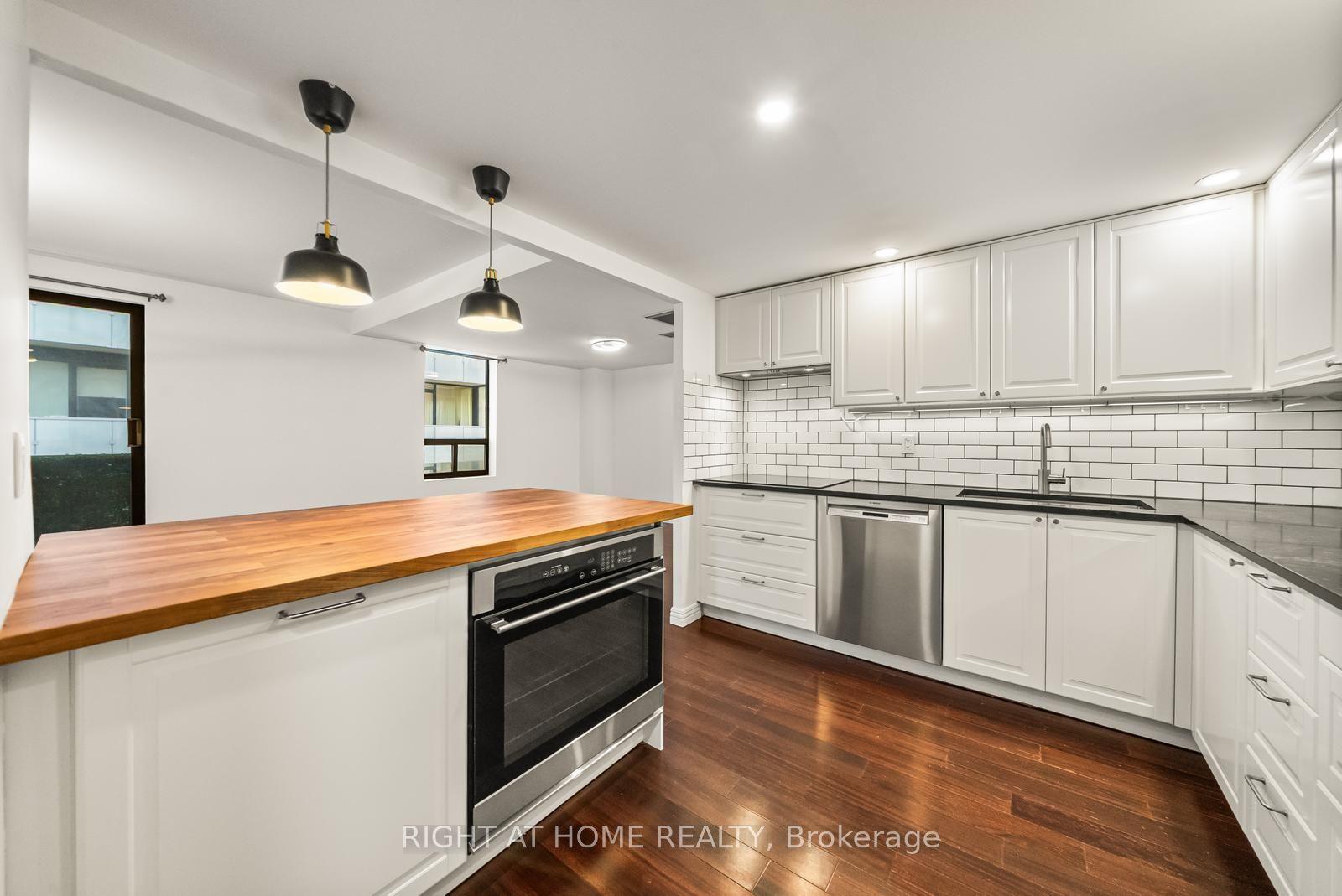 19 Dundonald Street 605 #605 — photo 1