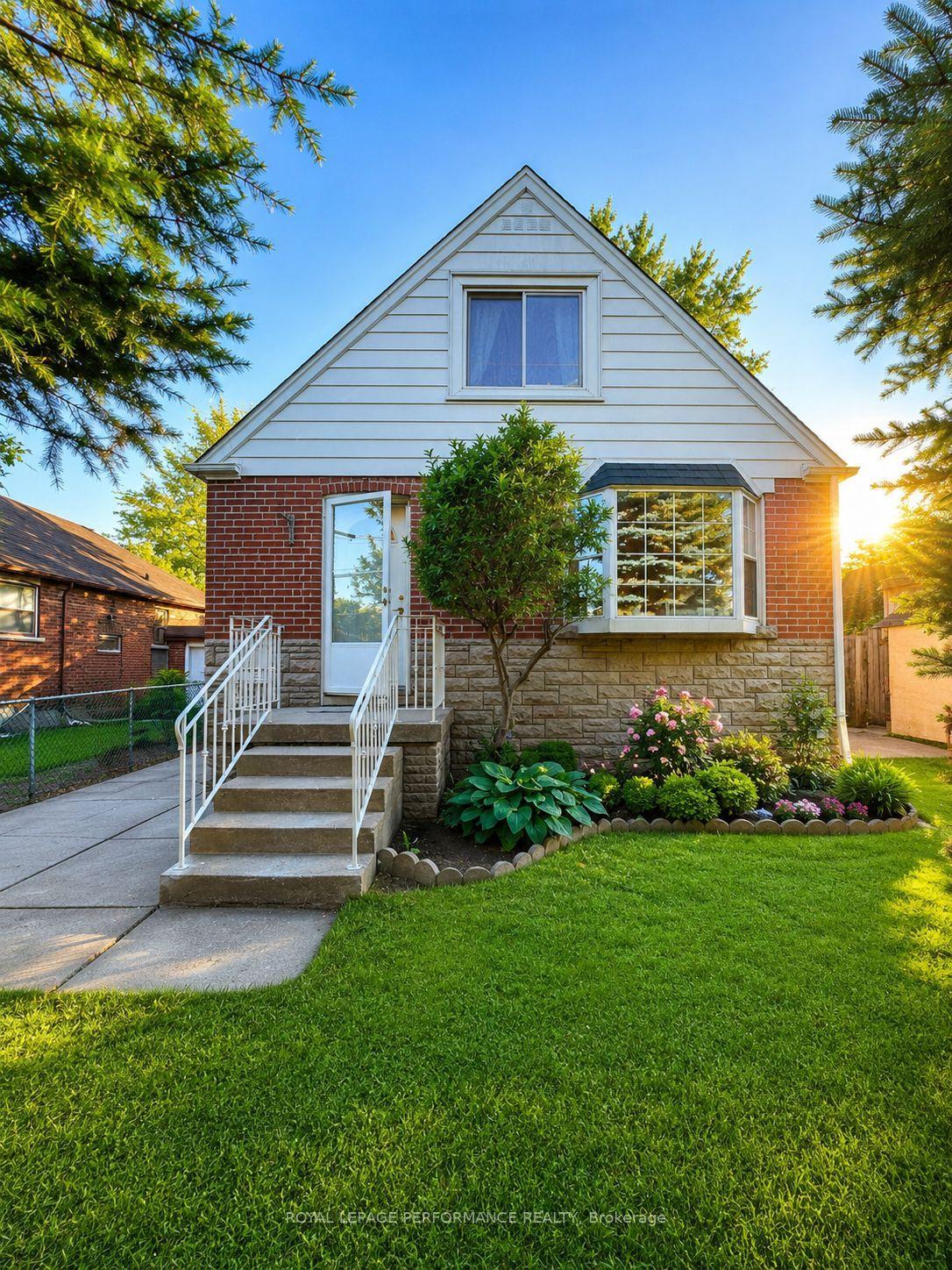 10 Faulkland Road — photo 1