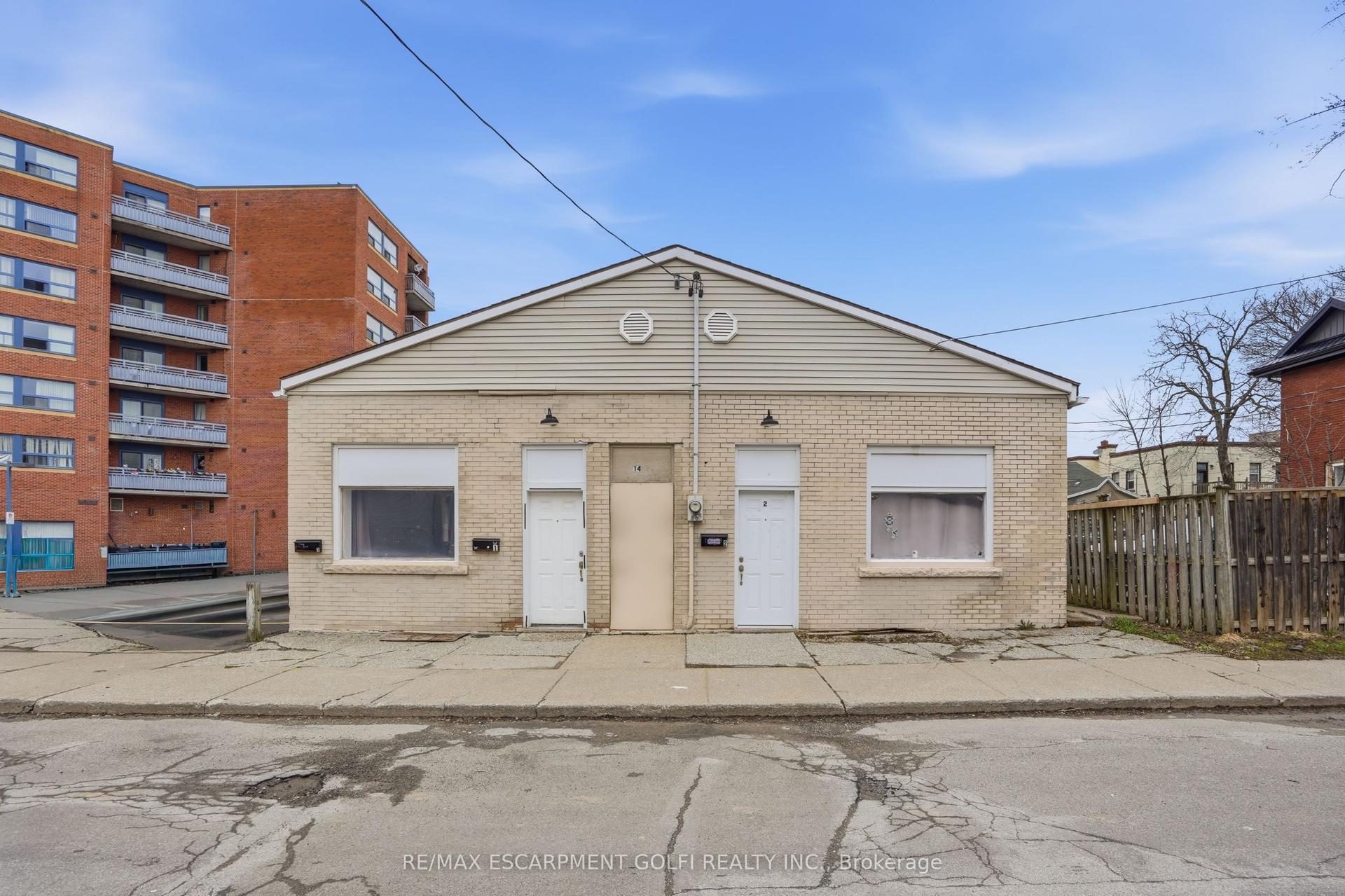 14 Avenue Place — photo 1