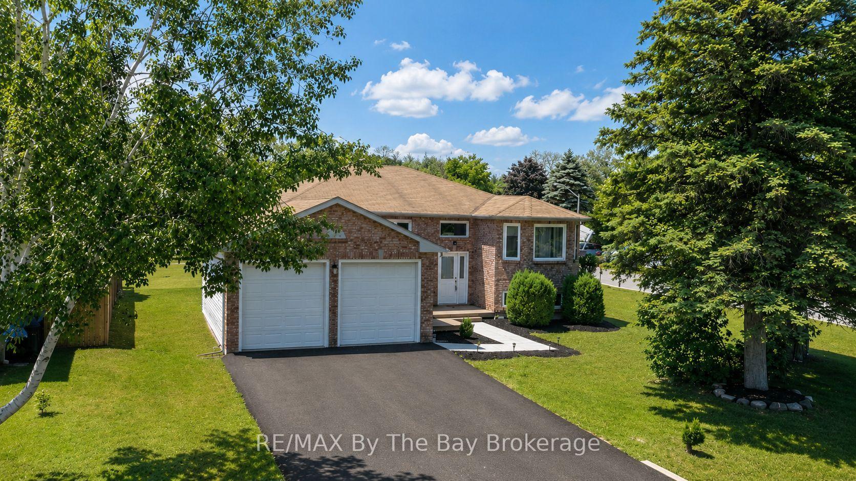 2 Birchmount Circle — photo 1