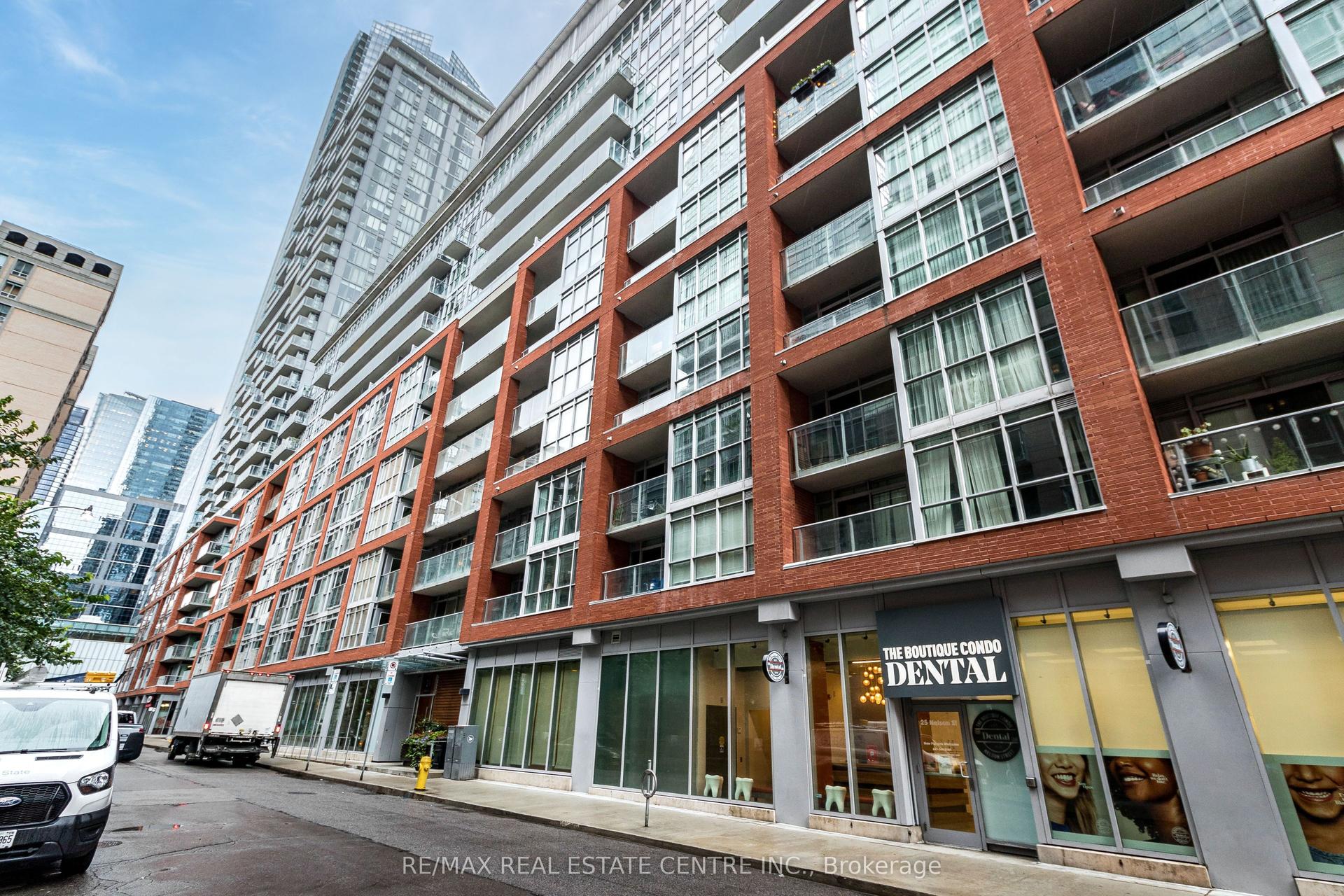 21 Nelson Street UPH 11 #UPH 11, Toronto — Condo for lease, photo 1