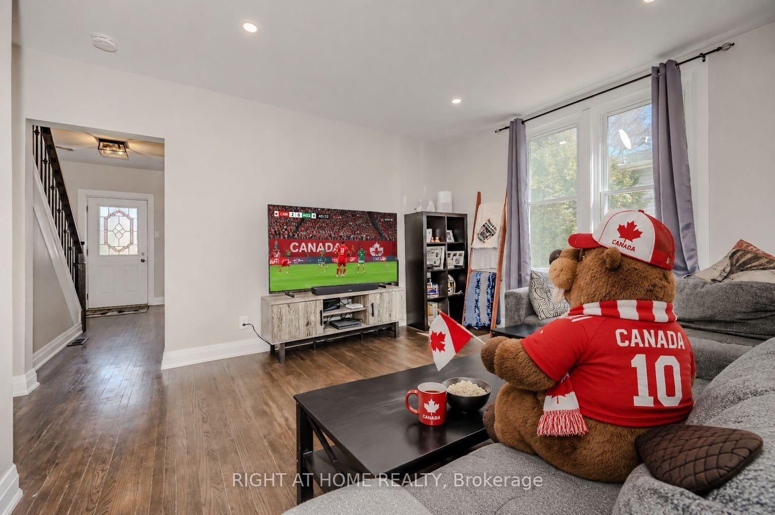 126 Poplar Avenue, Halton Hills — Semi-Detached for sale, photo 1