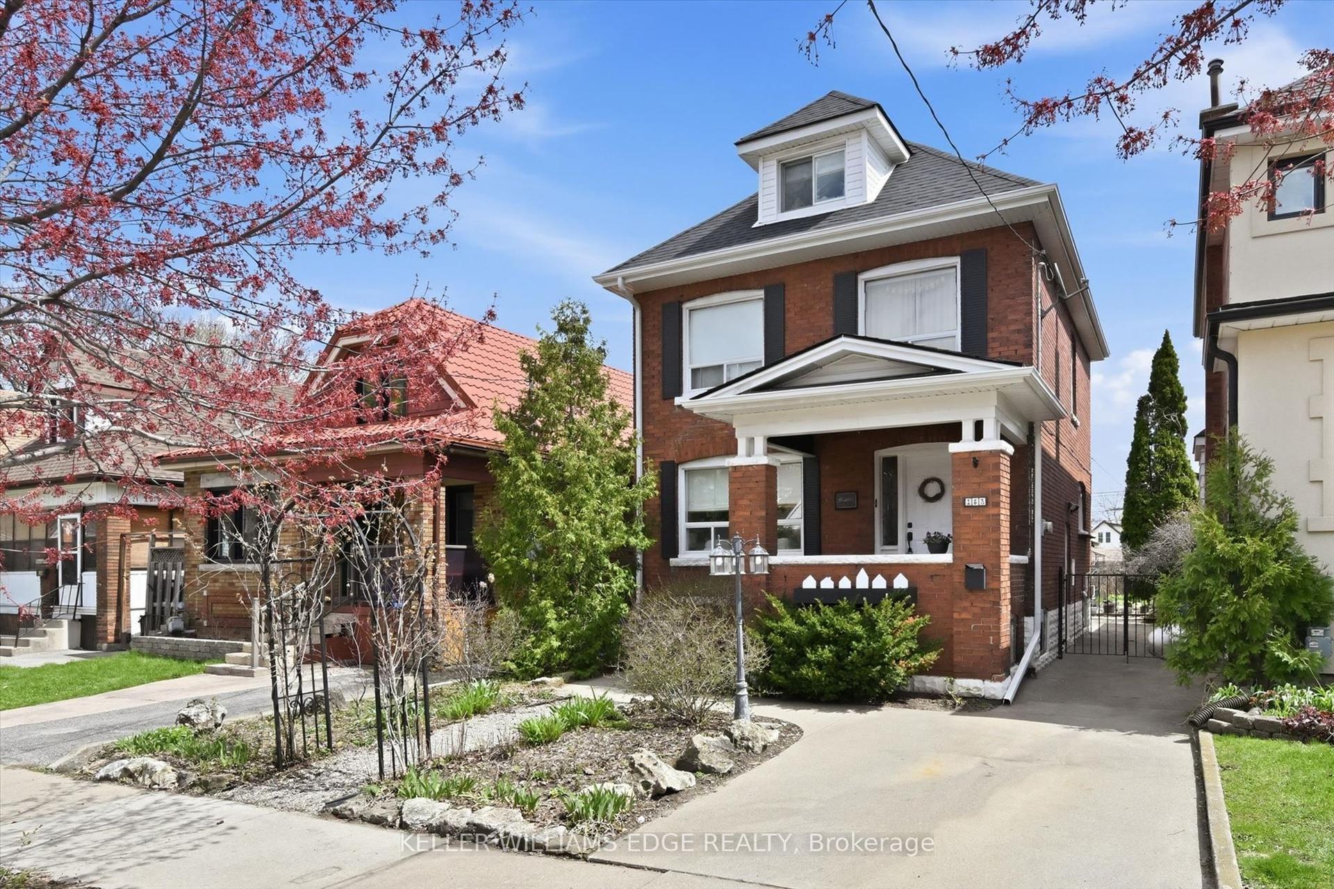 153 Graham Avenue S — photo 1