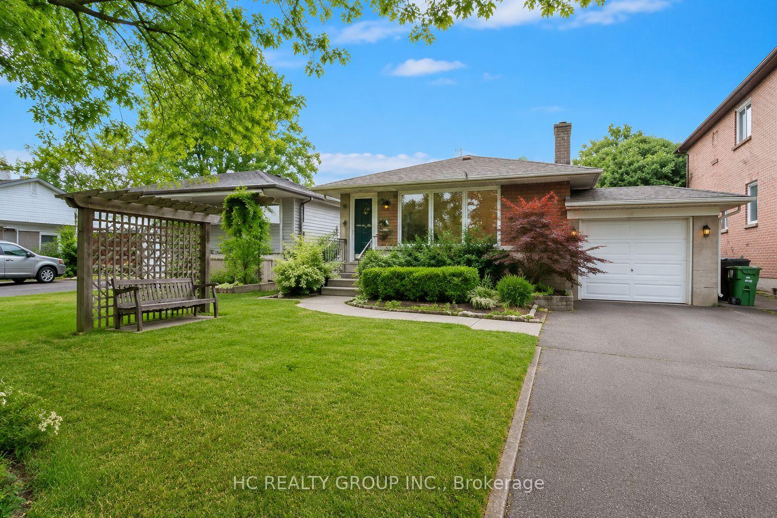 980 Lillian Street — photo 1