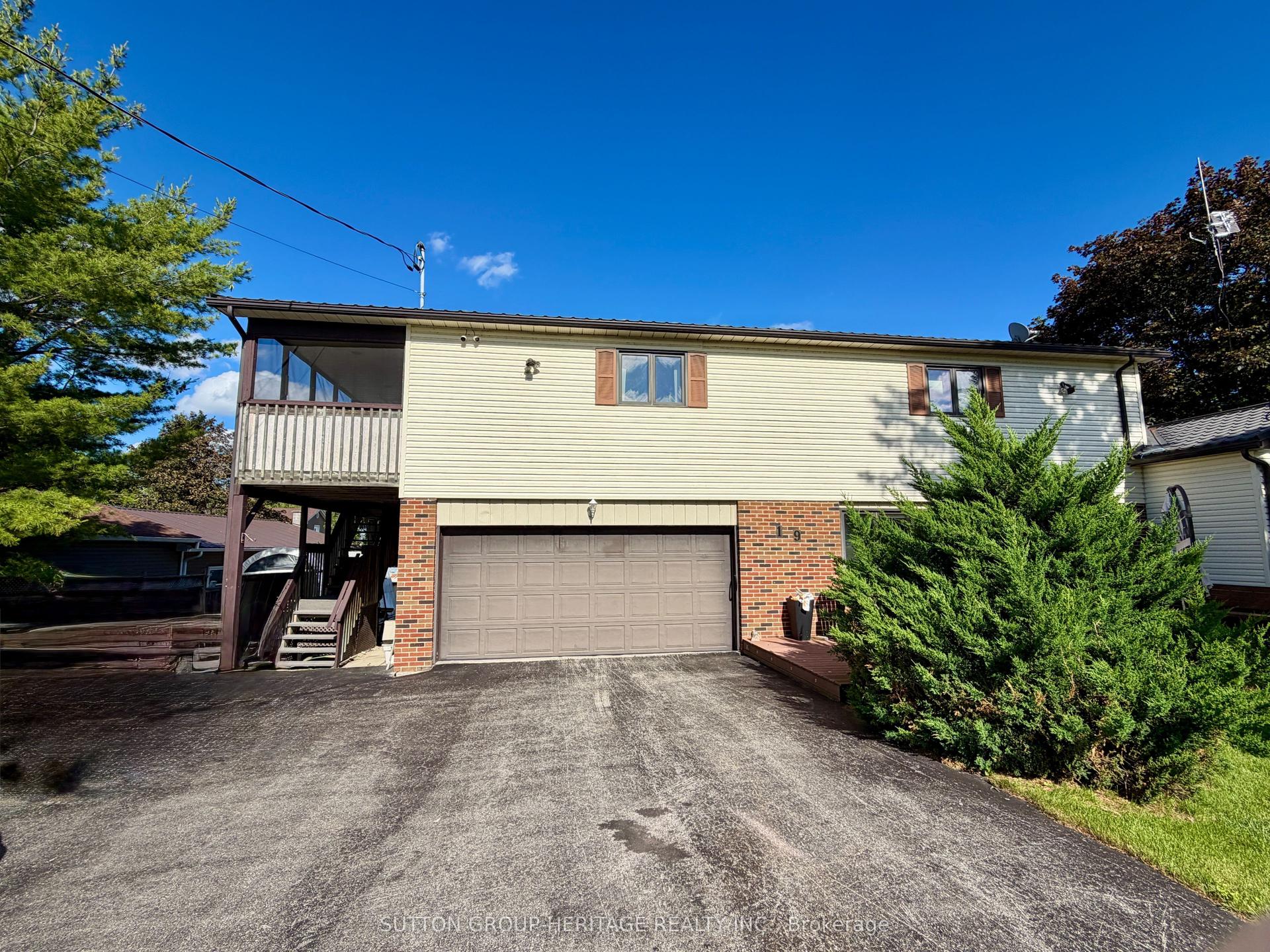 19 Robinglade Avenue Upper #Upper, Kawartha Lakes — Detached for lease, photo 1