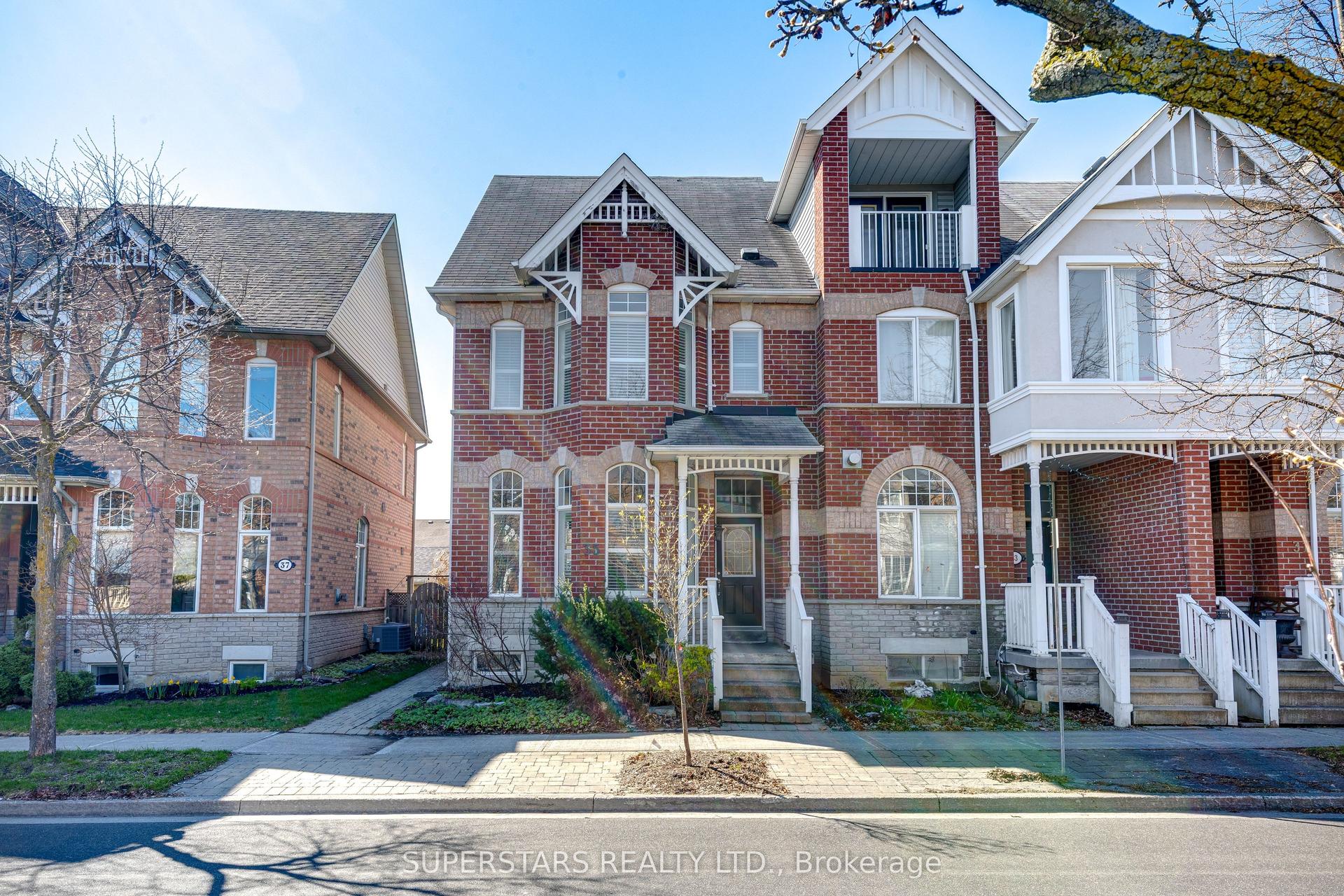 35 Cornell Park Avenue — photo 1