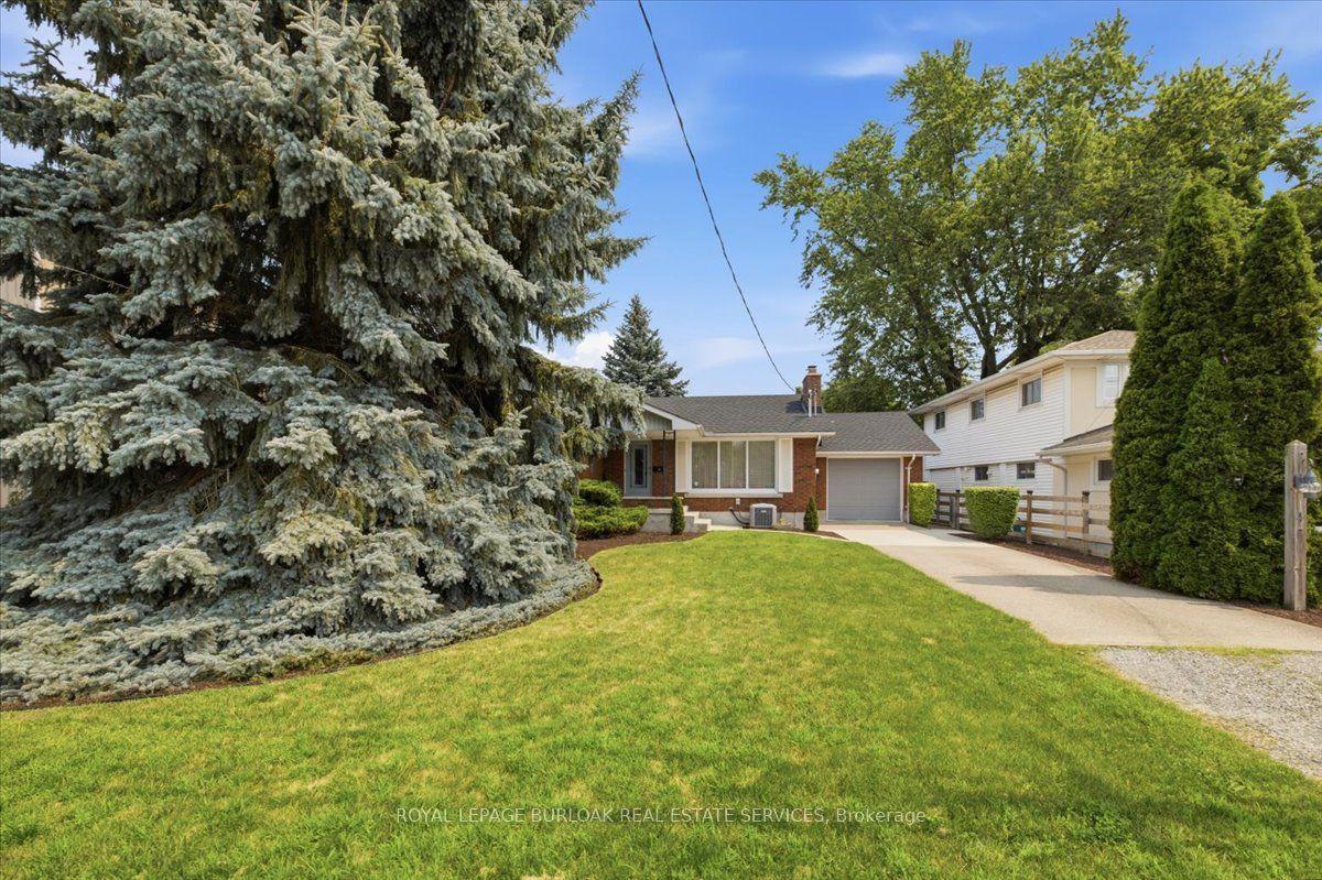4 Corbett Avenue, St. Catharines — Detached for sale, photo 1