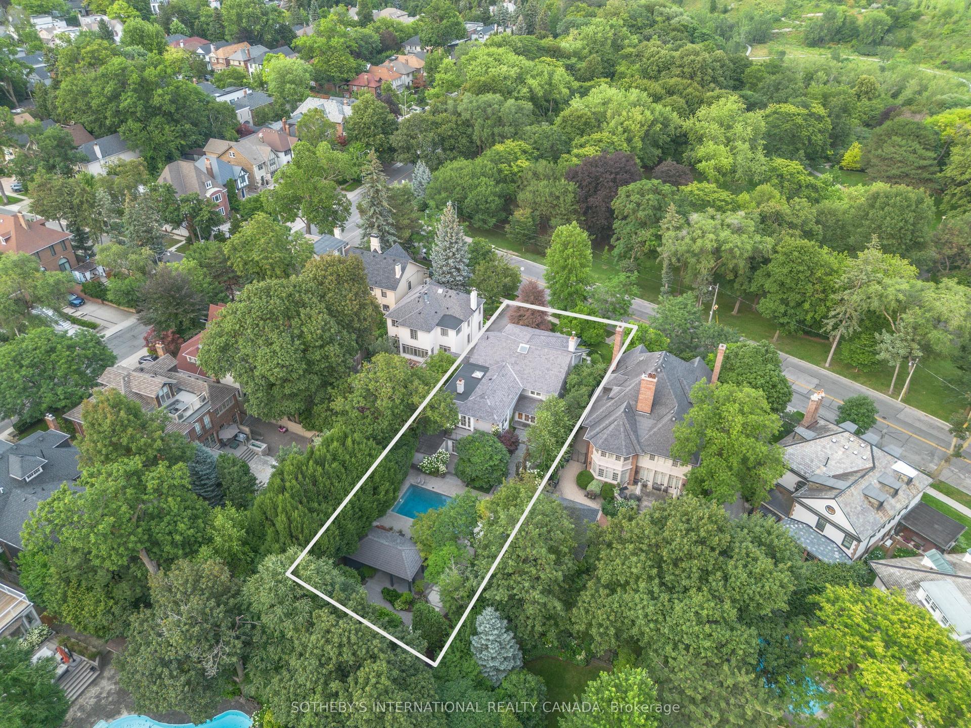 266 Douglas Drive, Toronto — Detached for sale, photo 1