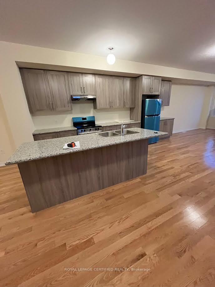37 Puisaya Drive Upper #Upper — photo 1