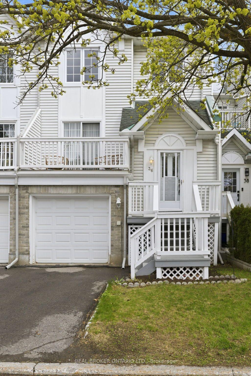 36 Castlegreen Private — photo 1