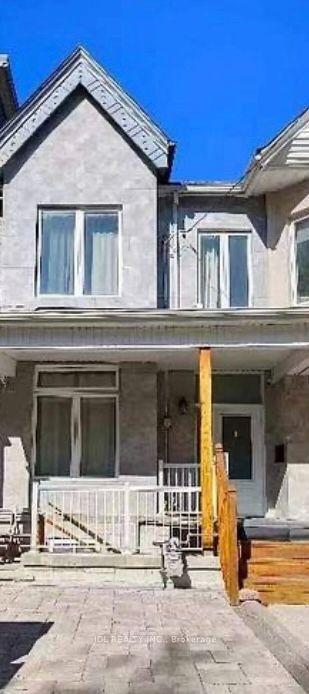 16 Ross St Street Renovated Bedroom Bsmt #Renovated Bedroom Bsmt, Toronto — Townhouse for lease, photo 1