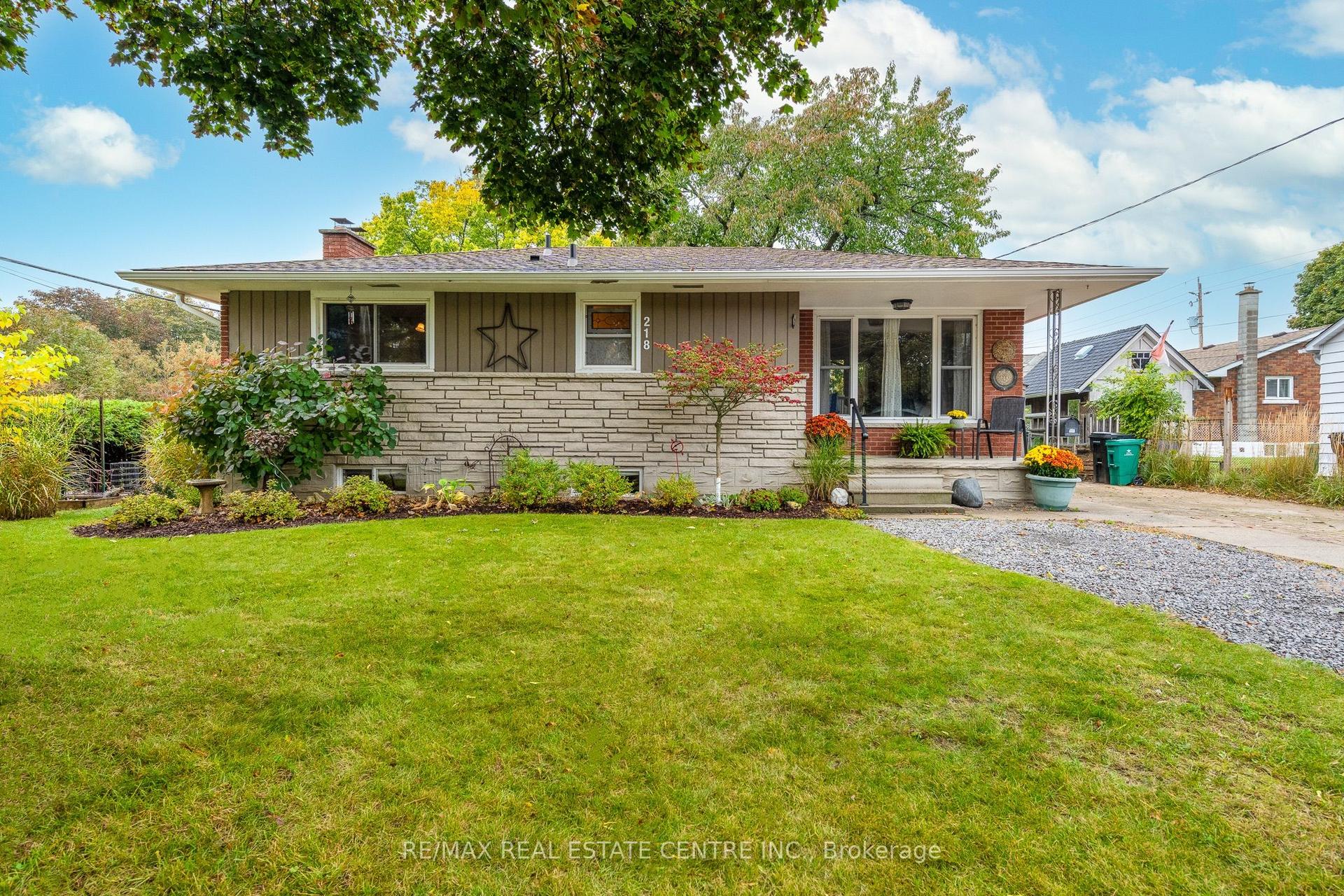 218 Montrose Street S, Cambridge — Detached for sale, photo 1