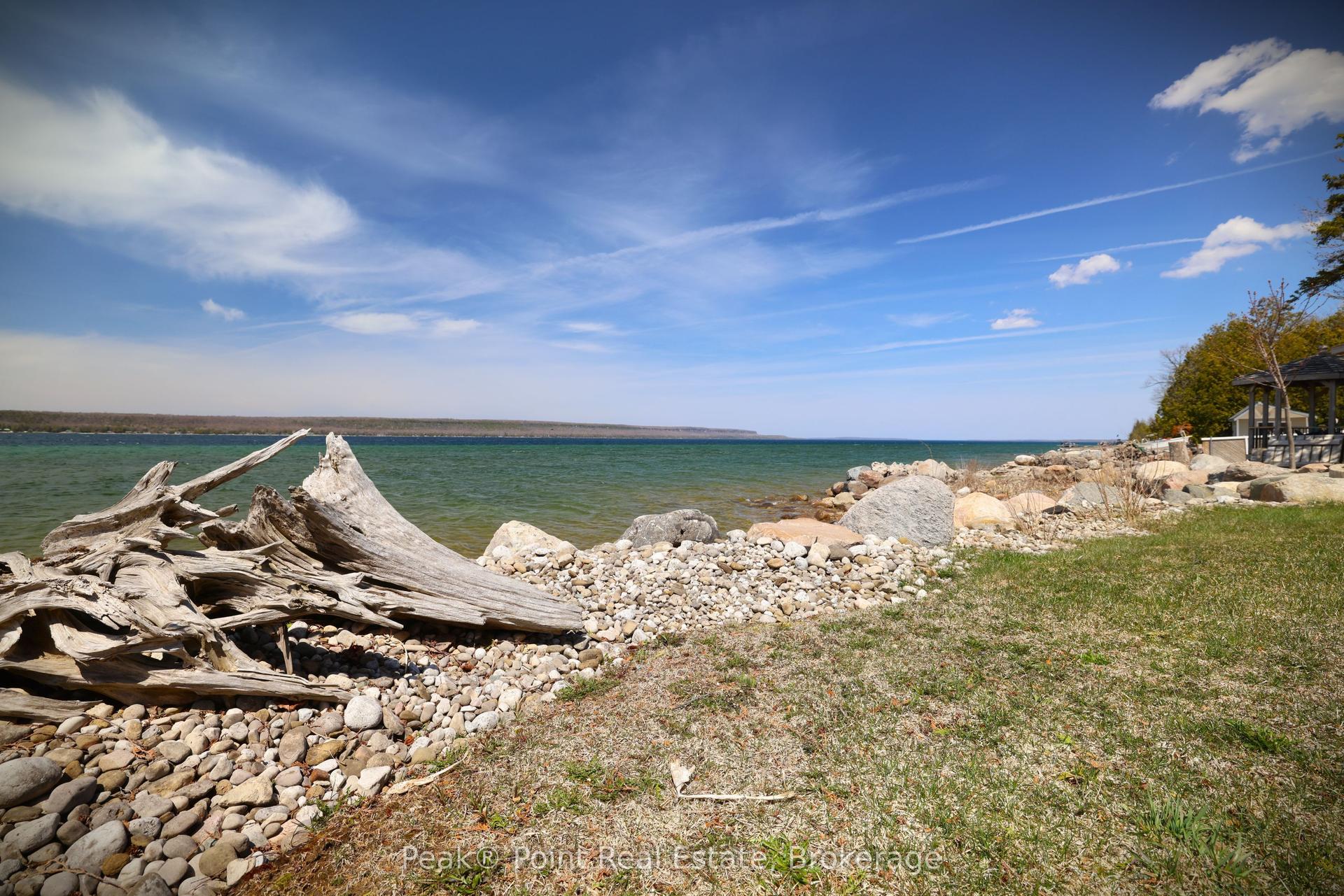 502233 Grey 1 Road, Georgian Bluffs — Detached for sale, photo 1