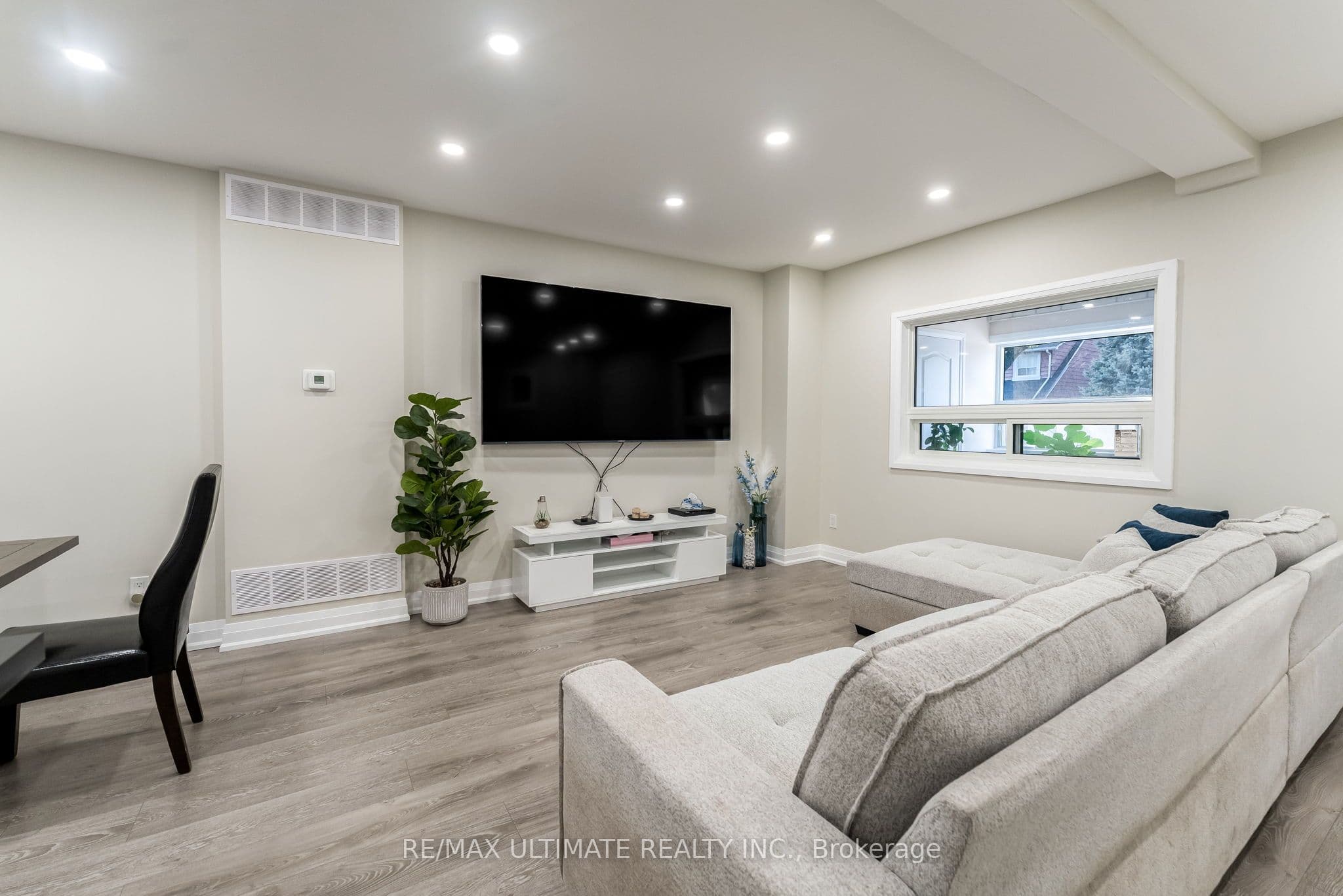 47 Mahoney Avenue — photo 1