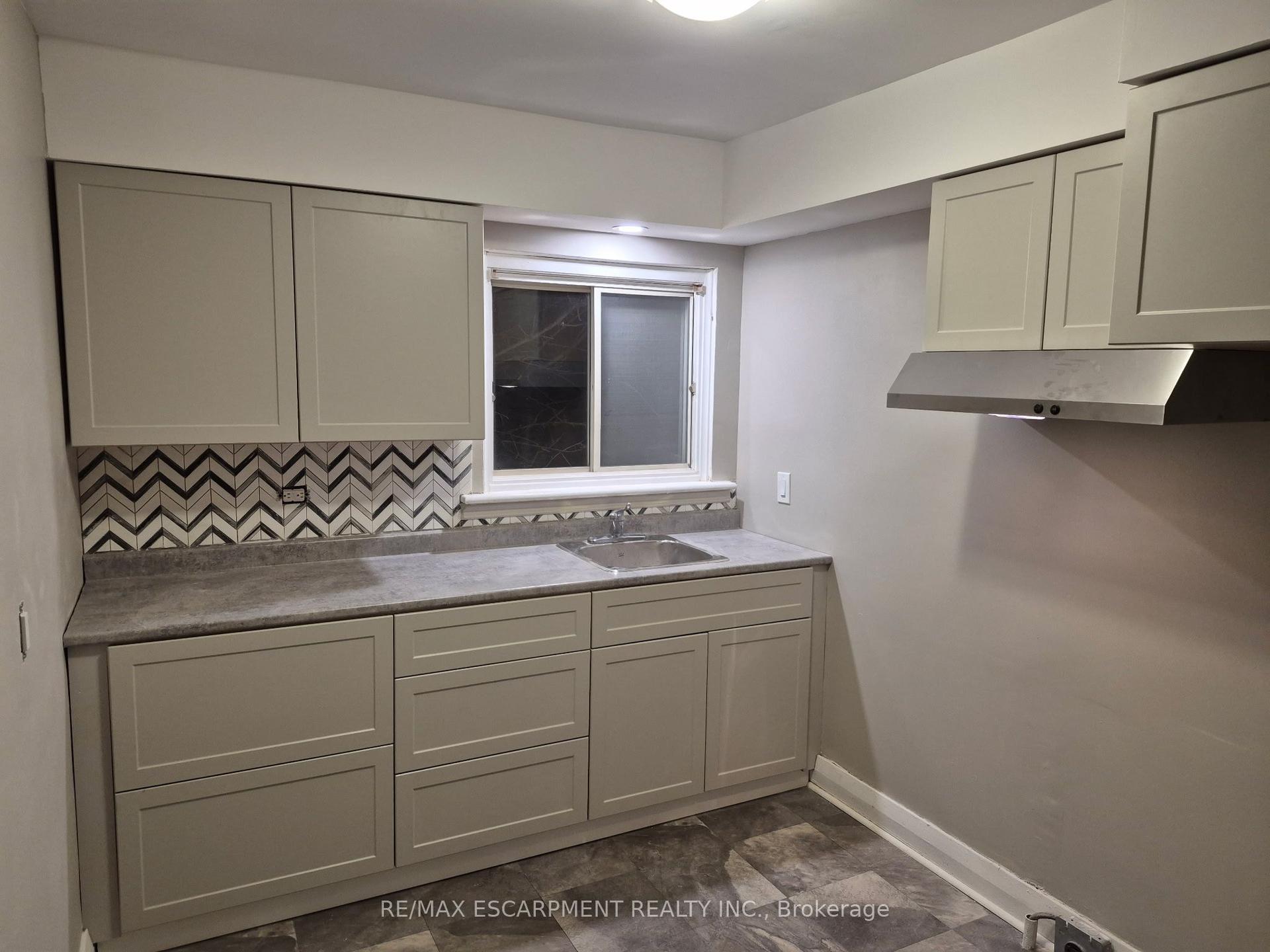 5473 Ontario Avenue 5 #5 — photo 1