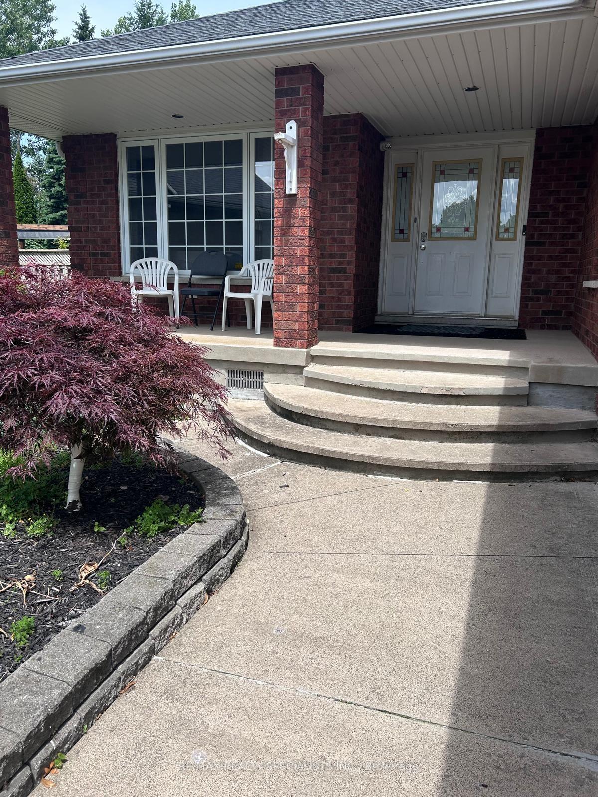 7594 Canterbury Crescent, Niagara Falls — Detached for lease, photo 1