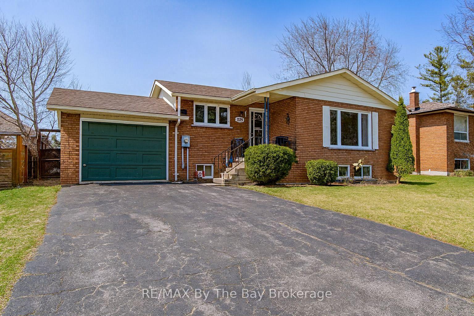 229 Datas Drive E — photo 1