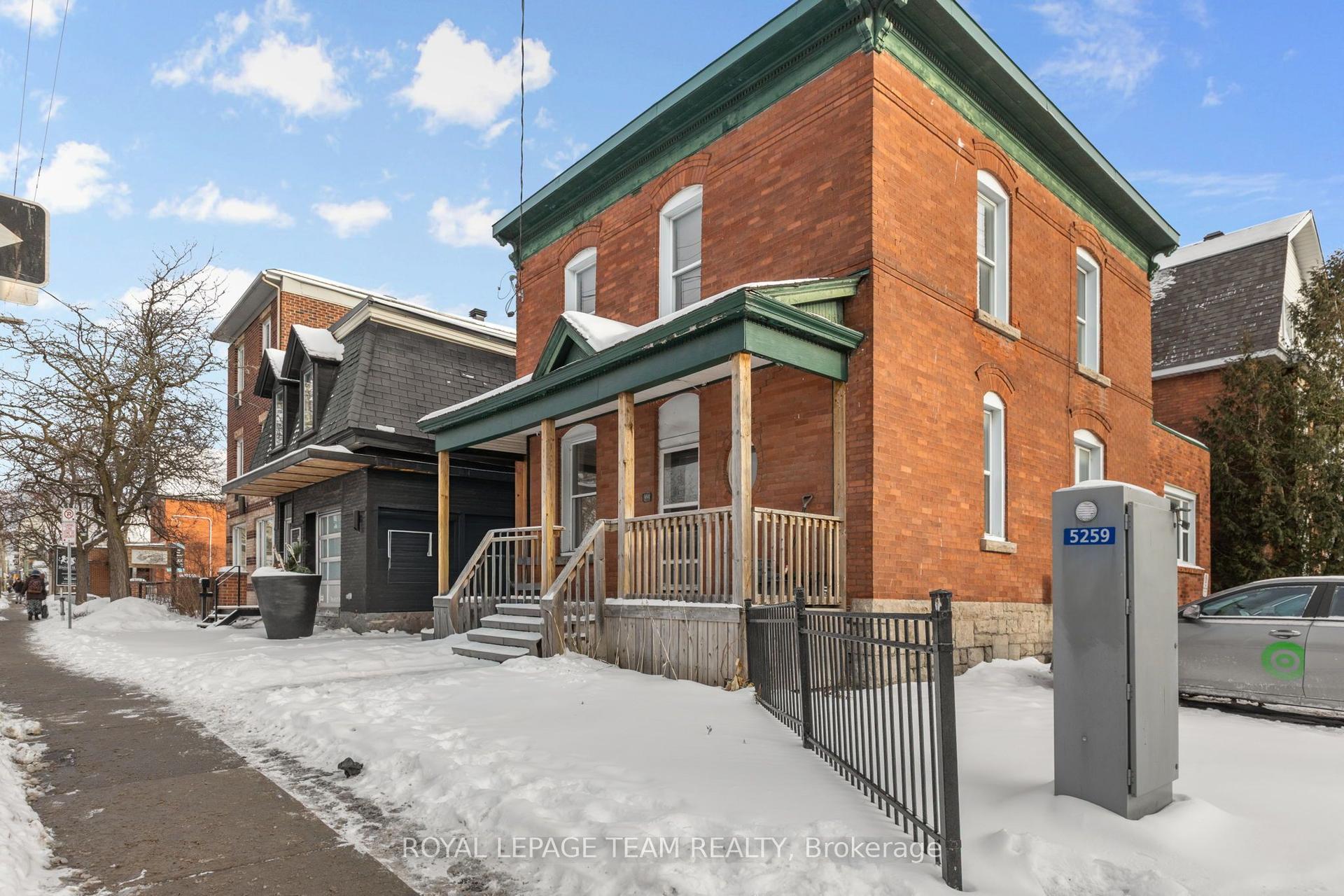 498 Gladstone Avenue — photo 1