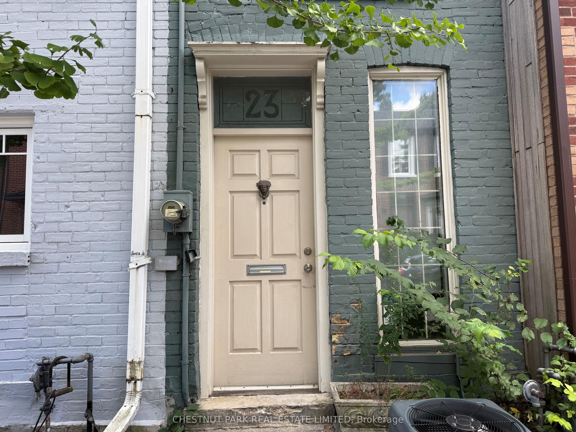23 Bishop Street, Toronto — Townhouse for lease, photo 1