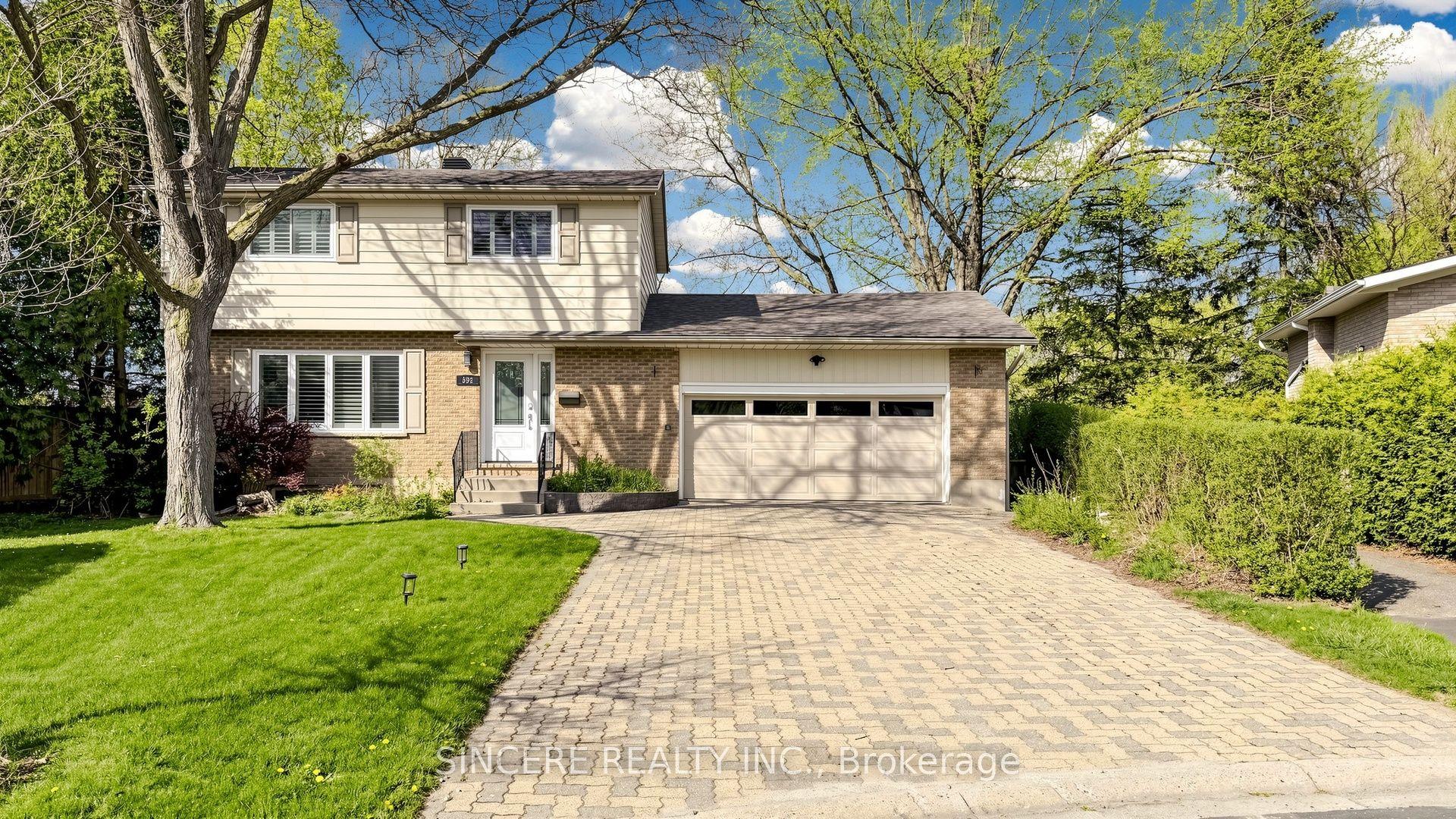592 Canewood Crescent — photo 1