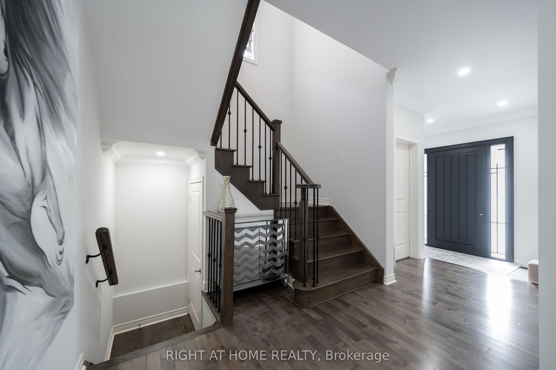 12 Tupling Street — photo 1