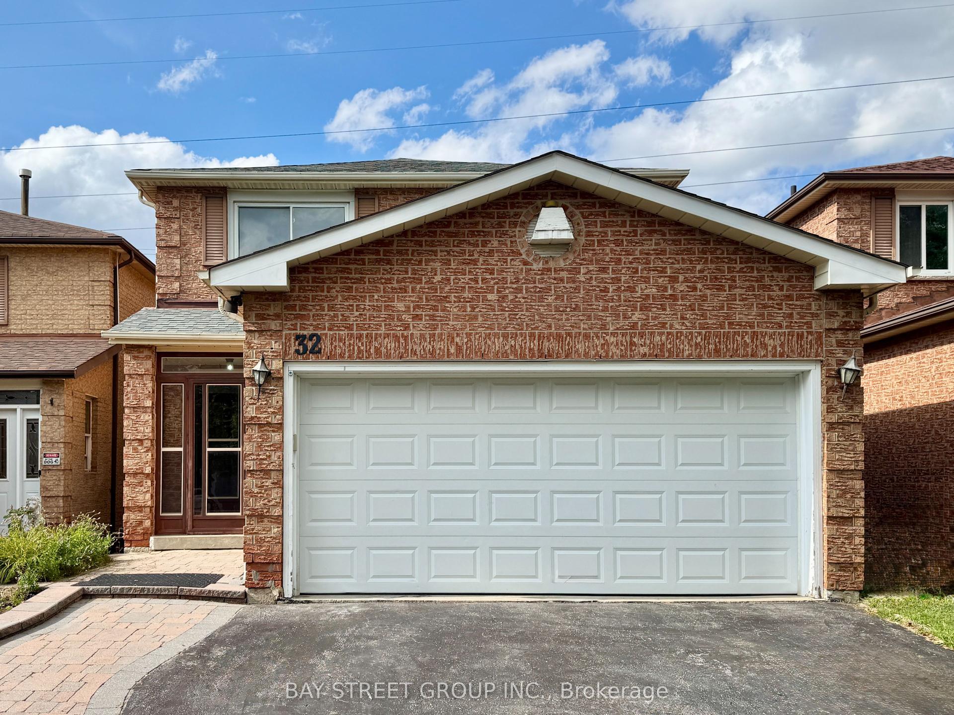 32 Perthshire Street, Toronto — Detached for sale, photo 1