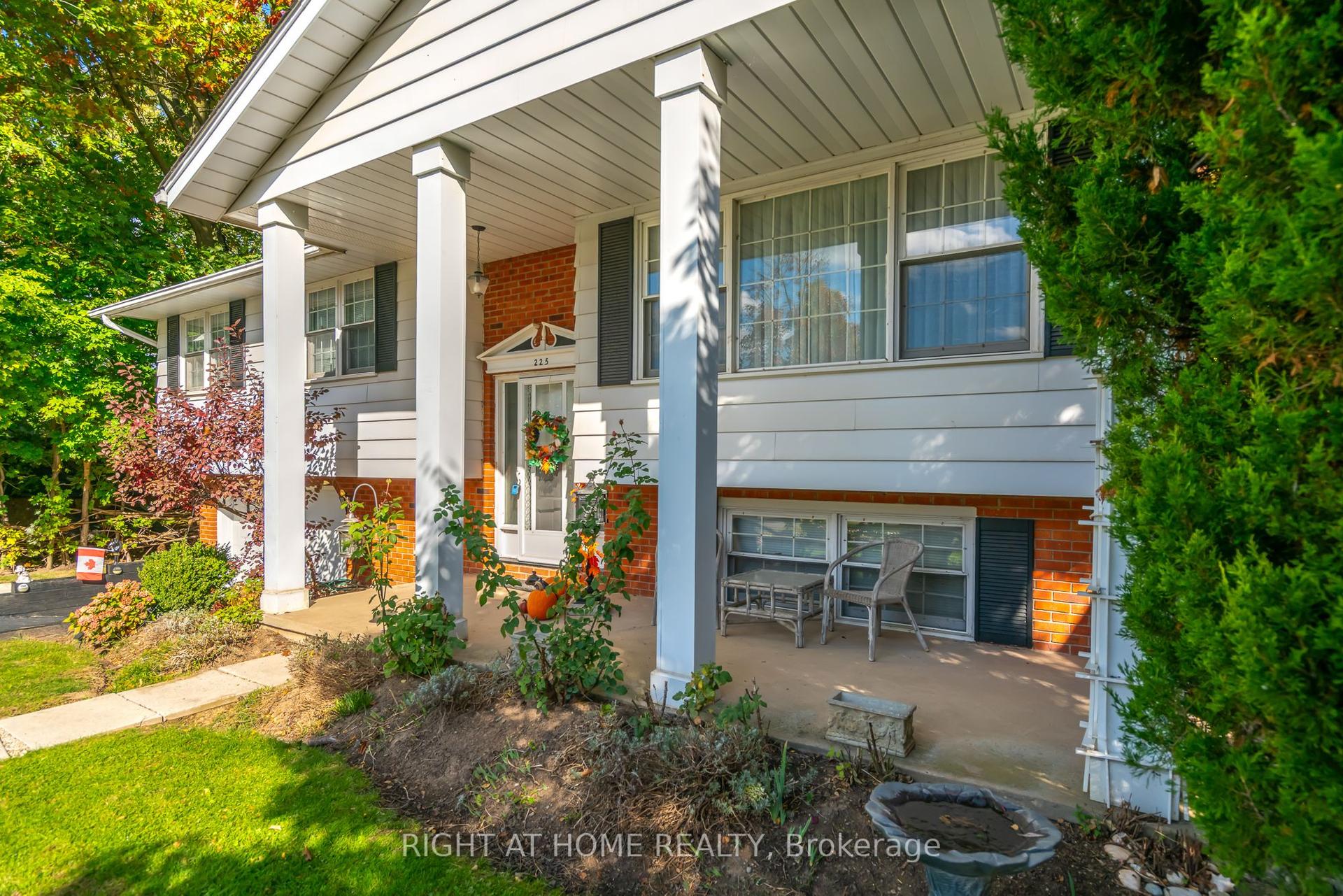 225 Anne Street — photo 1