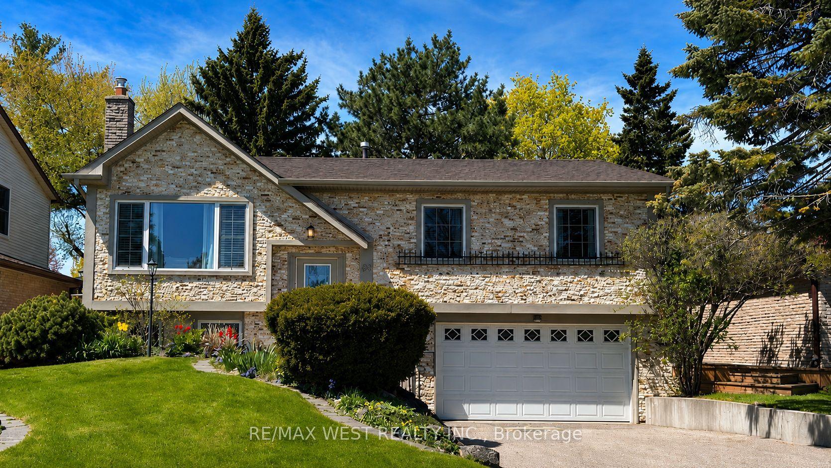 94 White Heather Boulevard — photo 1