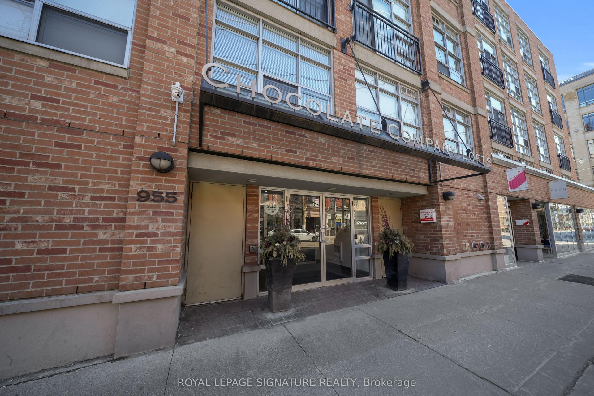 955 Queen Street W 407 #407 — photo 1