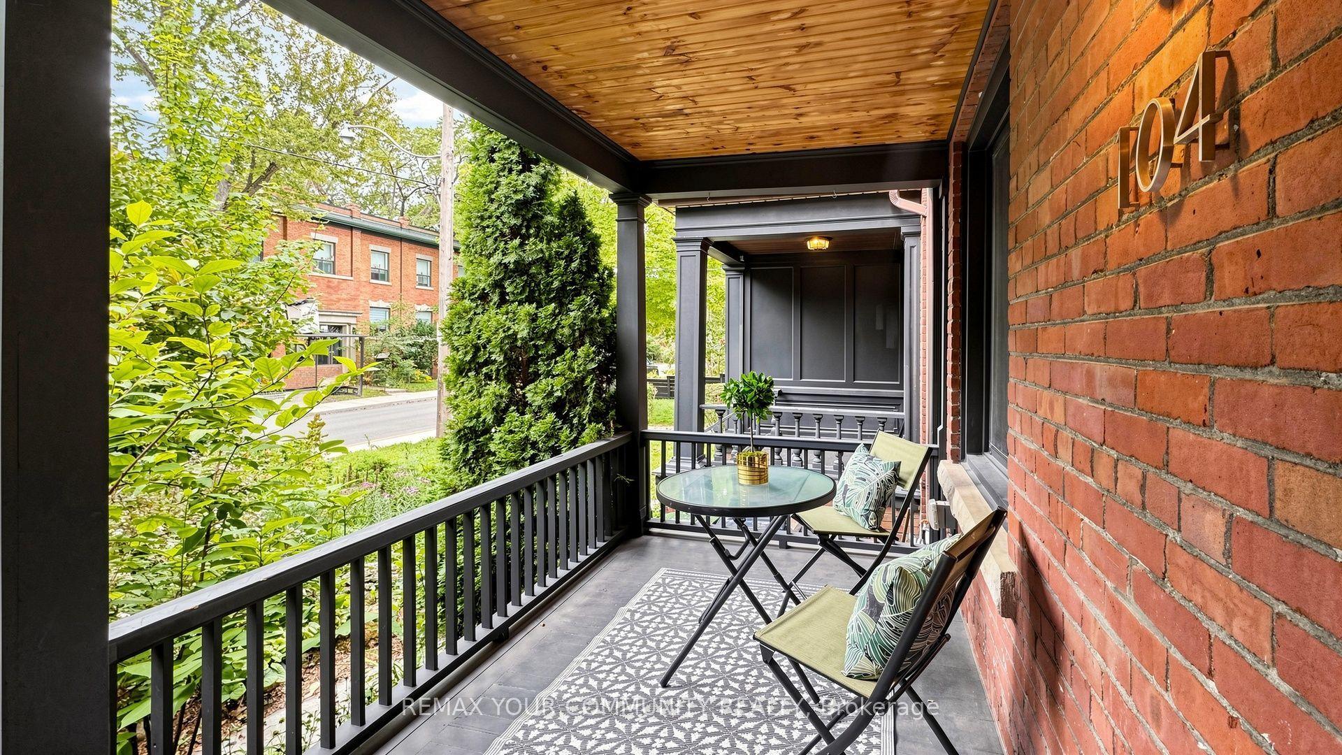 104 Wells Street, Toronto — Townhouse for sale, photo 1