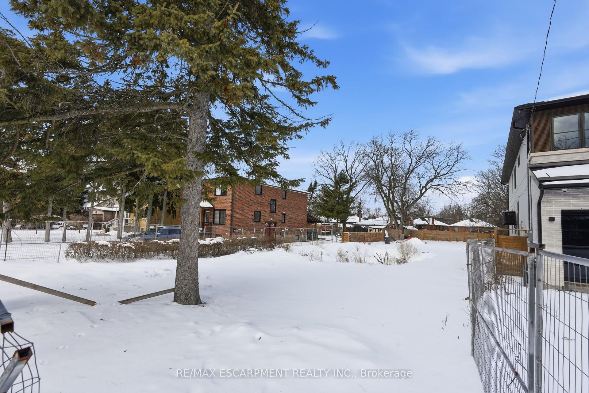 19A Broadview Avenue — photo 1