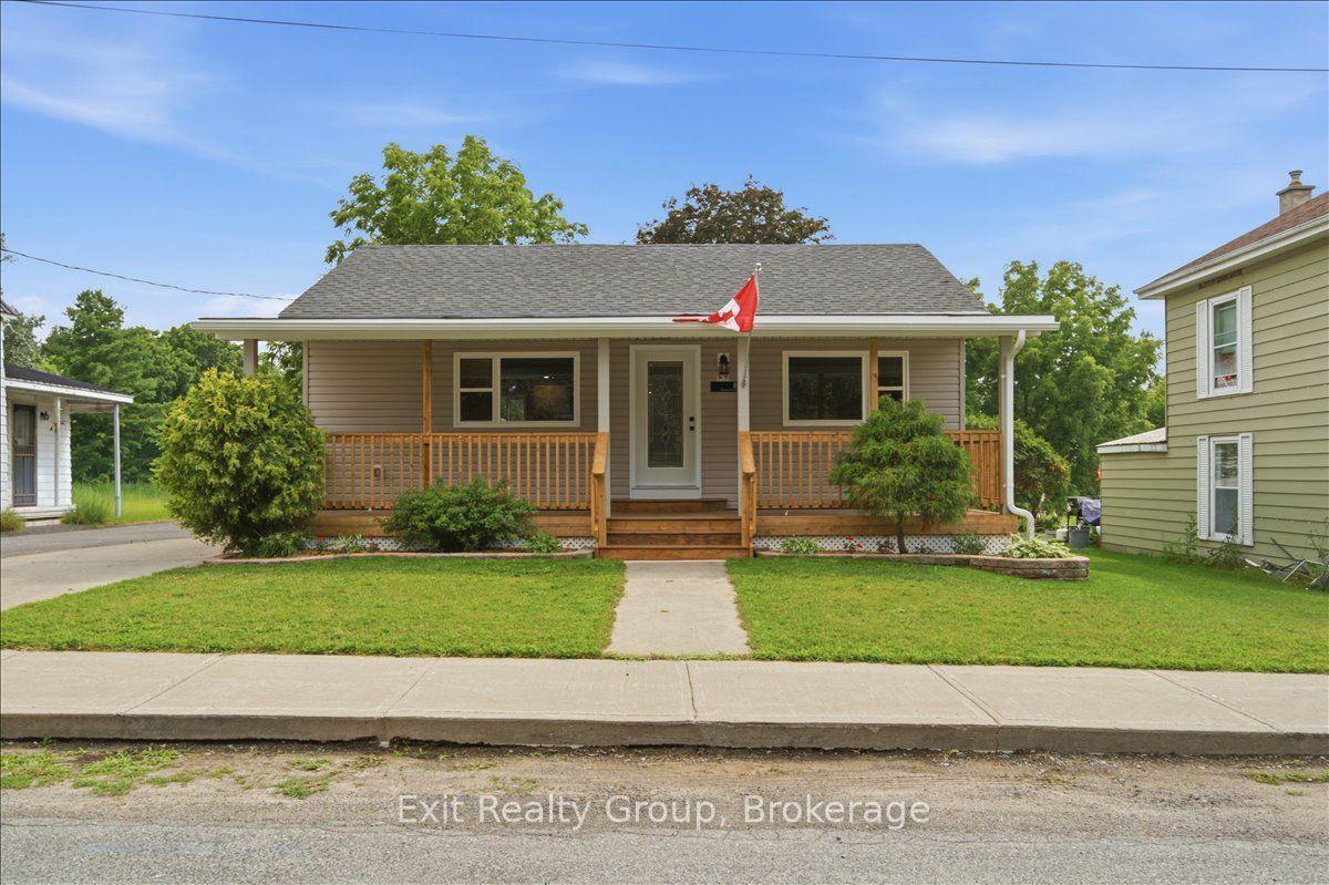 8 Albert Street, Prince Edward County — Detached for sale, photo 1
