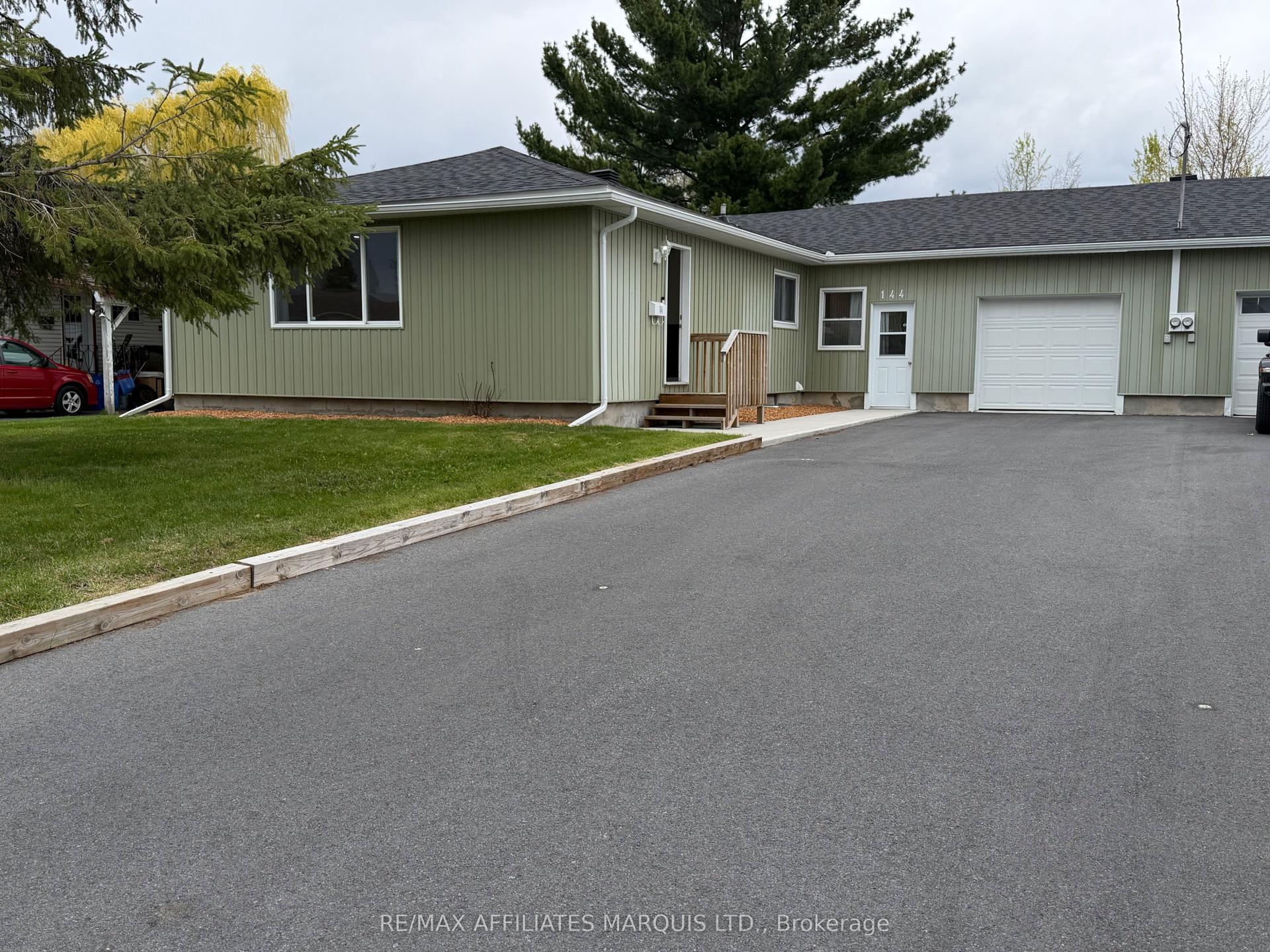144 Elsie Avenue — photo 1