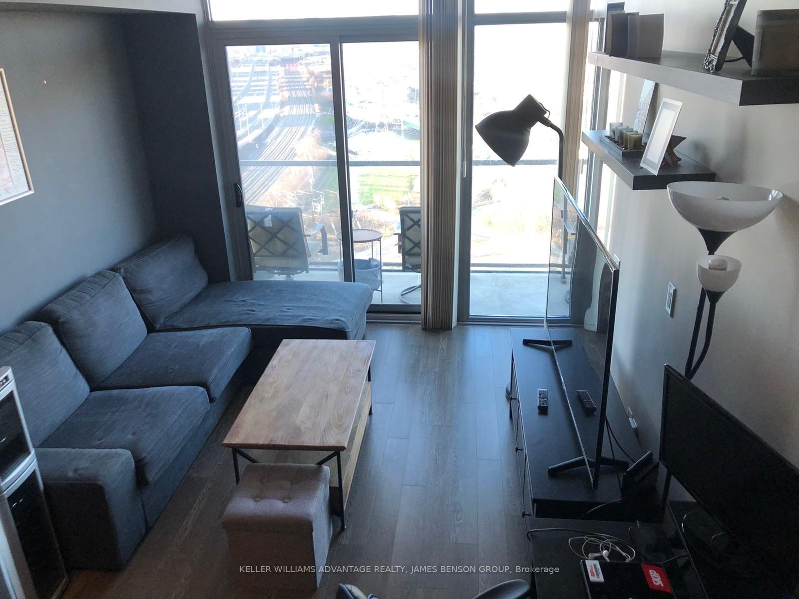 105 The Queensway Avenue 1604 #1604 — photo 1