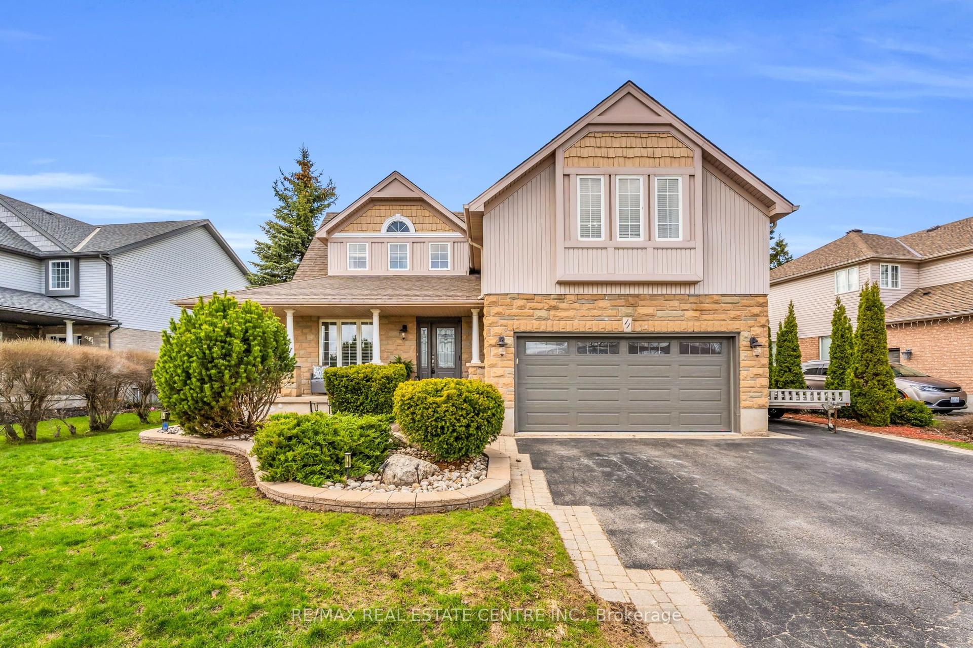 11 Chapman Road — photo 1