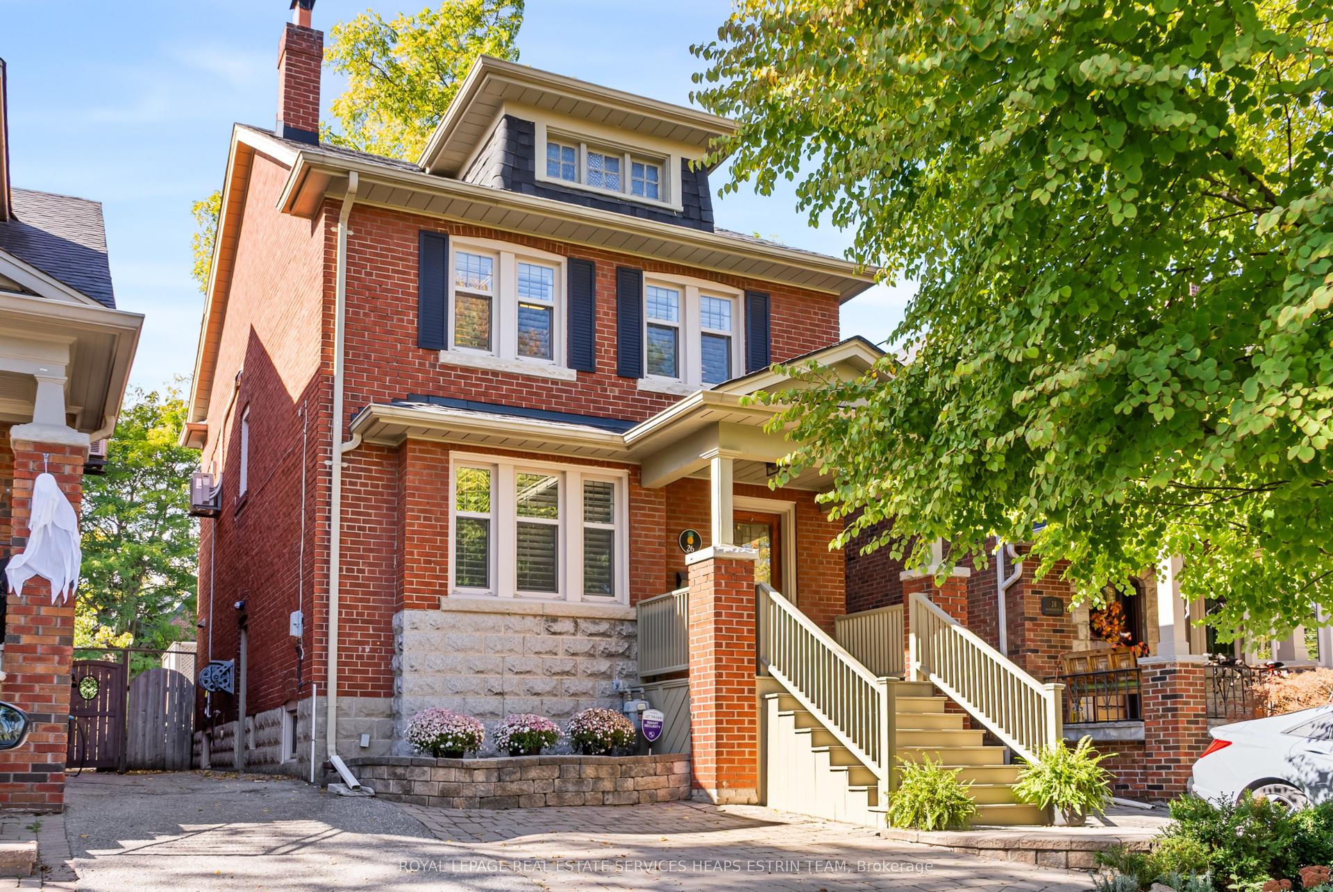 26 MacNaughton Road — photo 1